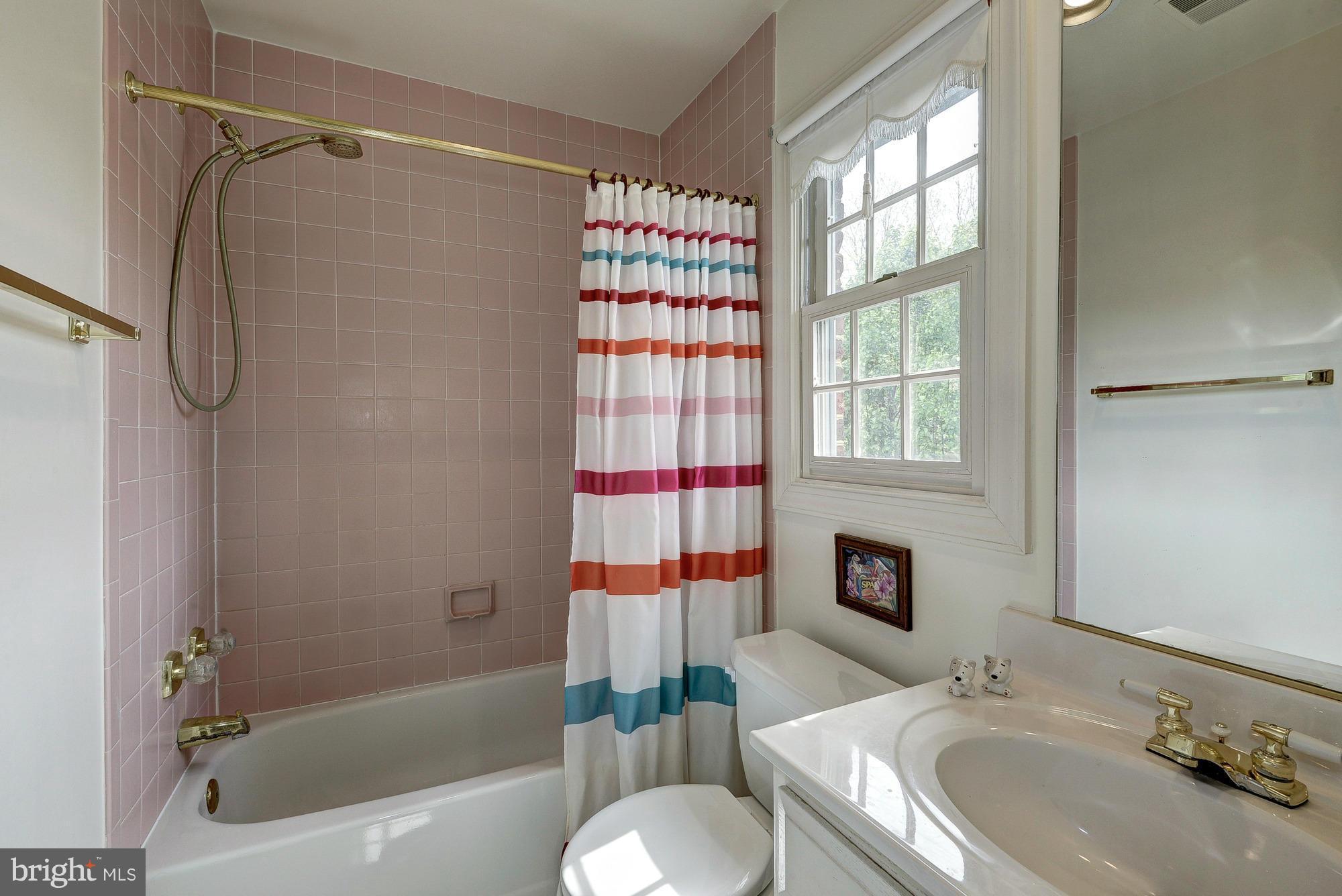 POTOMAC VILLAGE - Residential