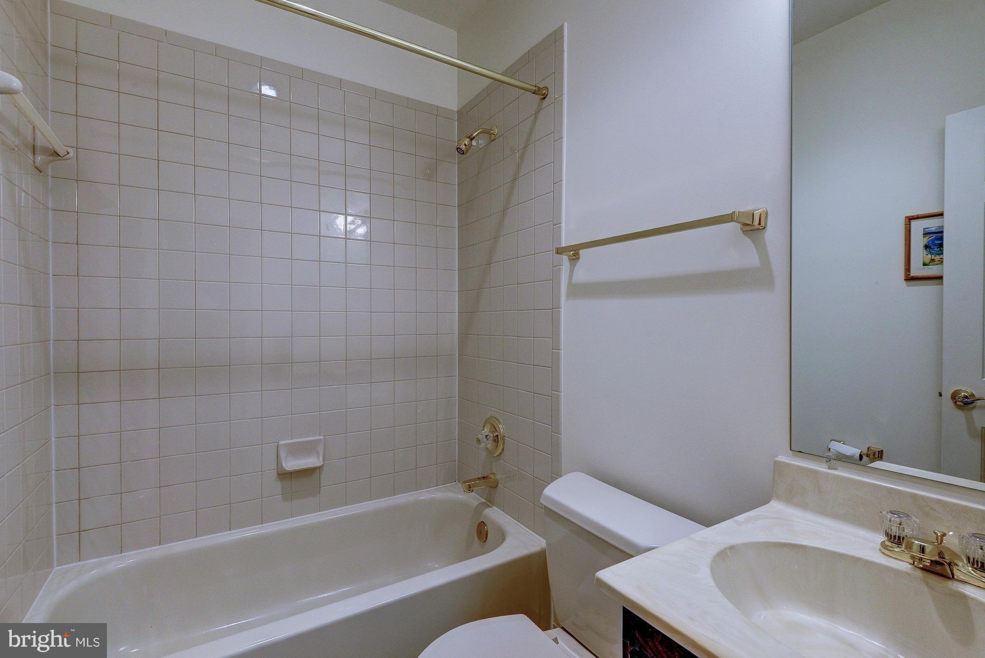 POTOMAC VILLAGE - Residential