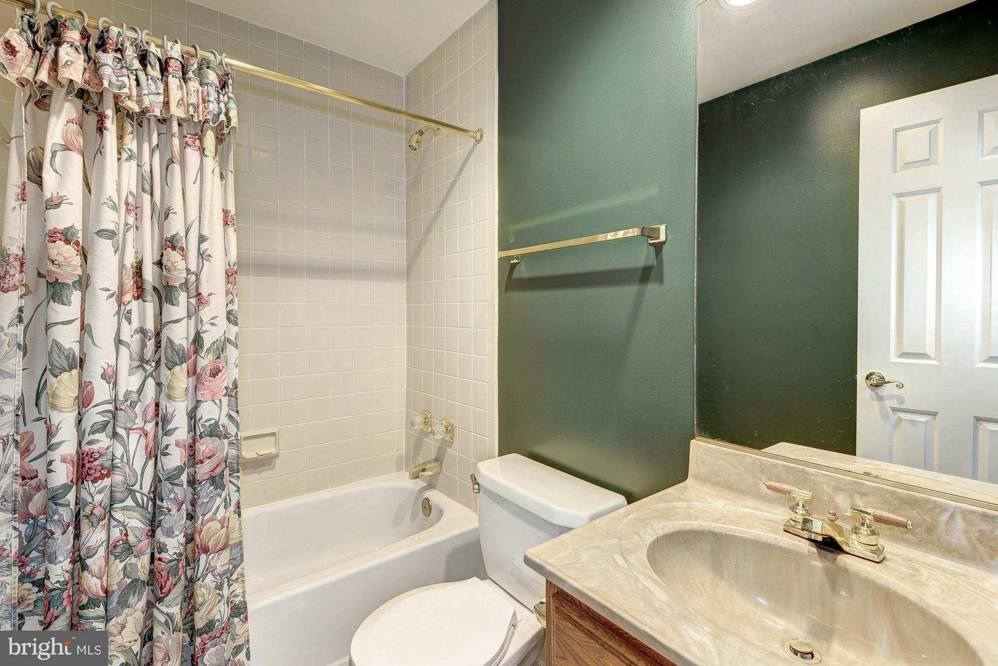 POTOMAC VILLAGE - Residential