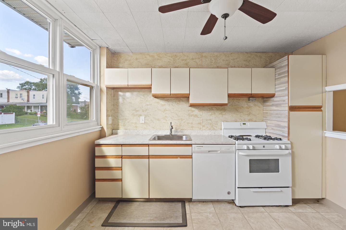 ACADEMY GARDENS - Residential Lease