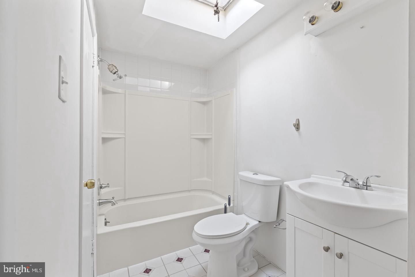 ACADEMY GARDENS - Residential Lease