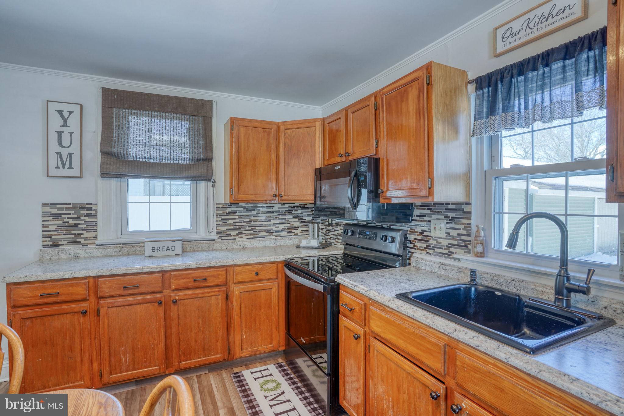 REDDING ESTATES - Residential