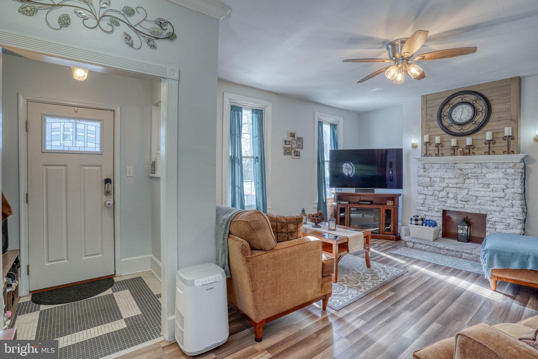 REDDING ESTATES - Residential