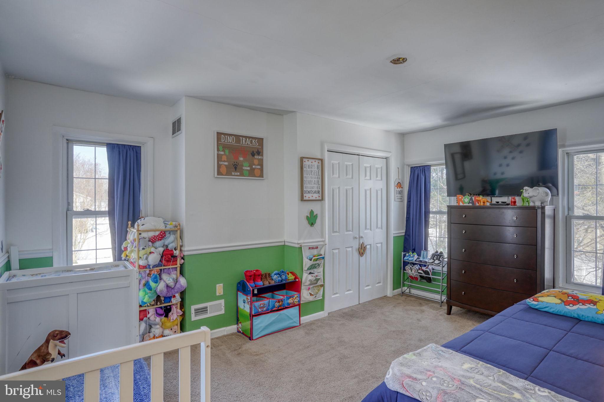 REDDING ESTATES - Residential