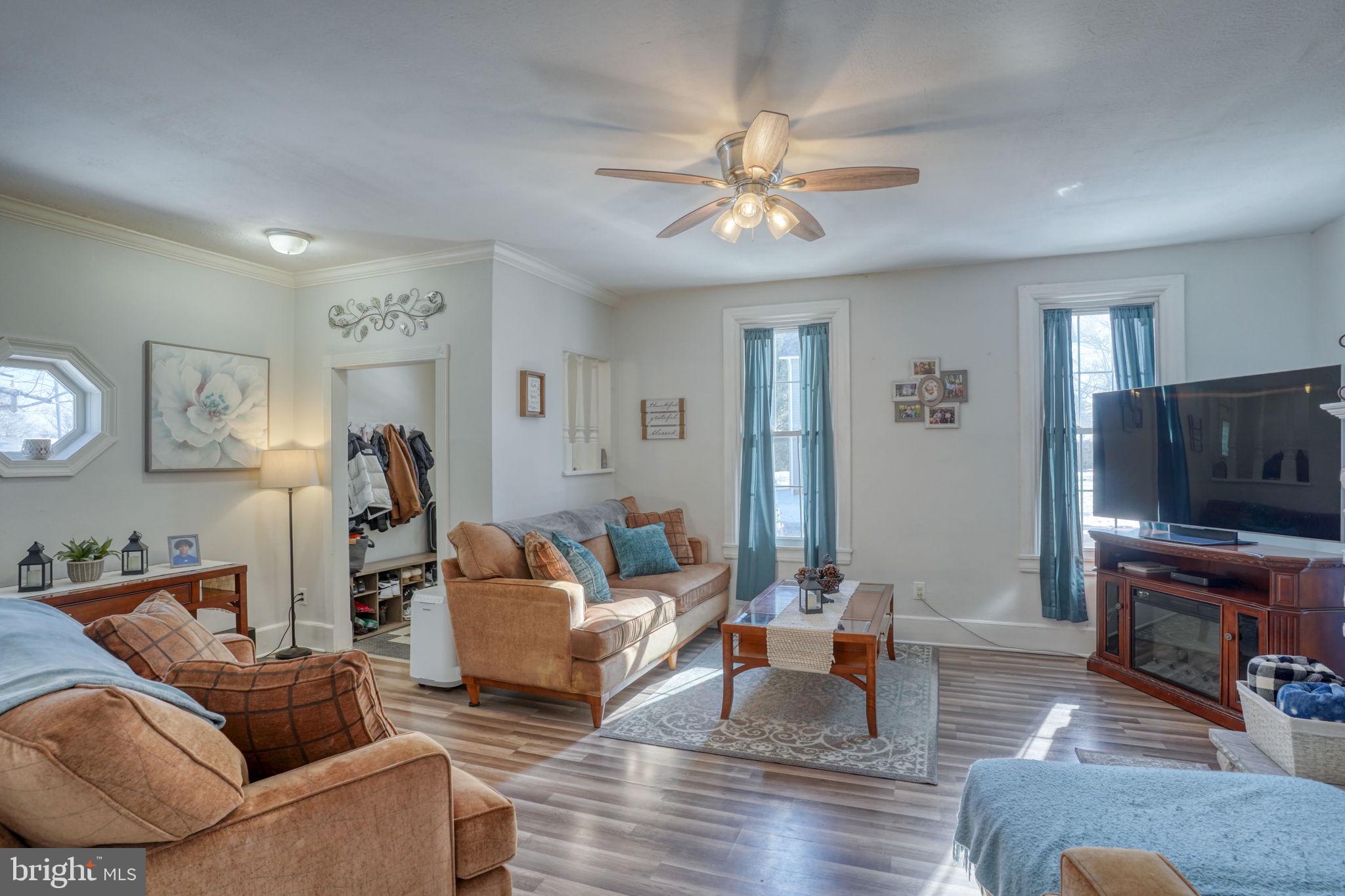 REDDING ESTATES - Residential