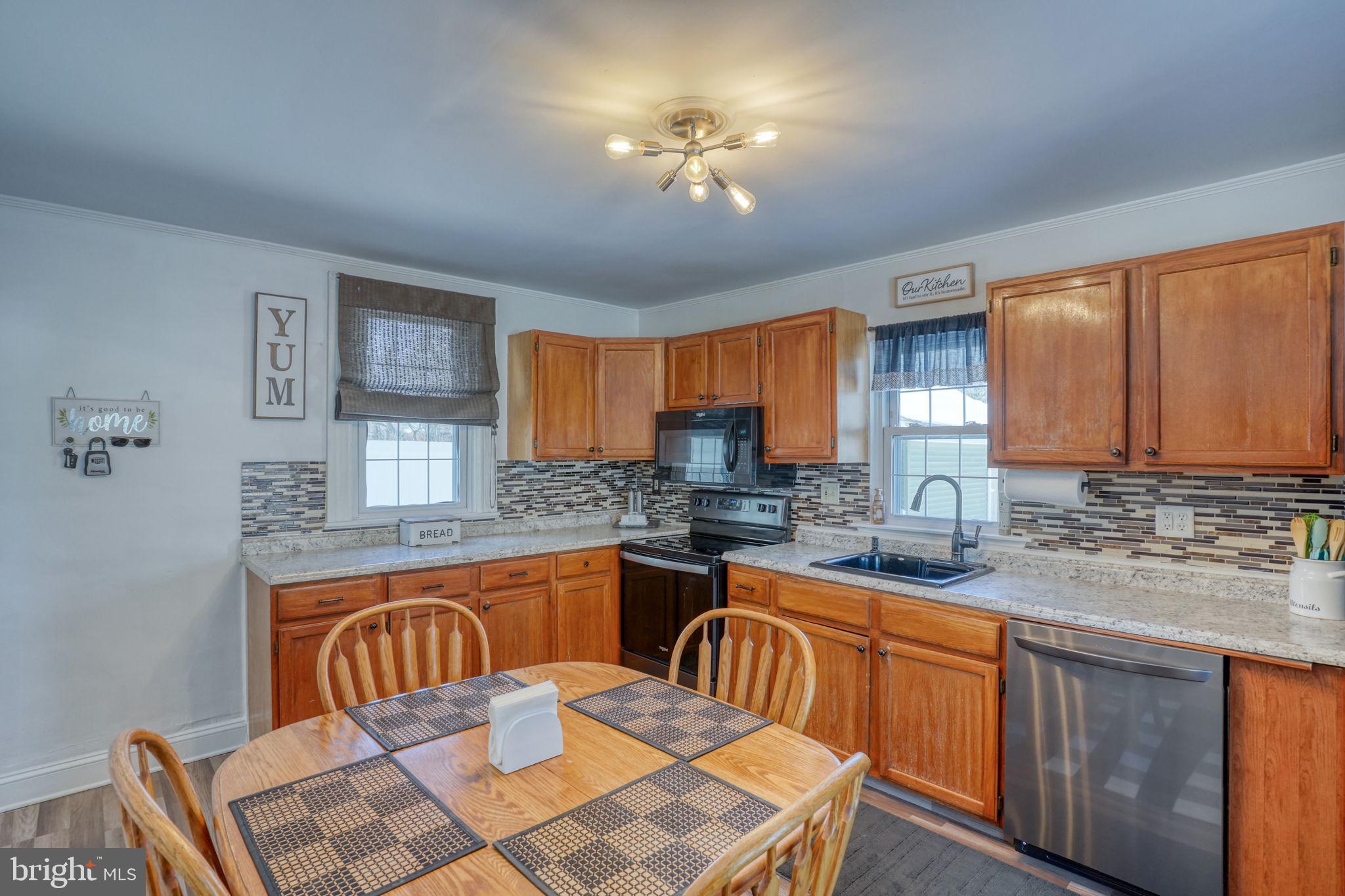 REDDING ESTATES - Residential