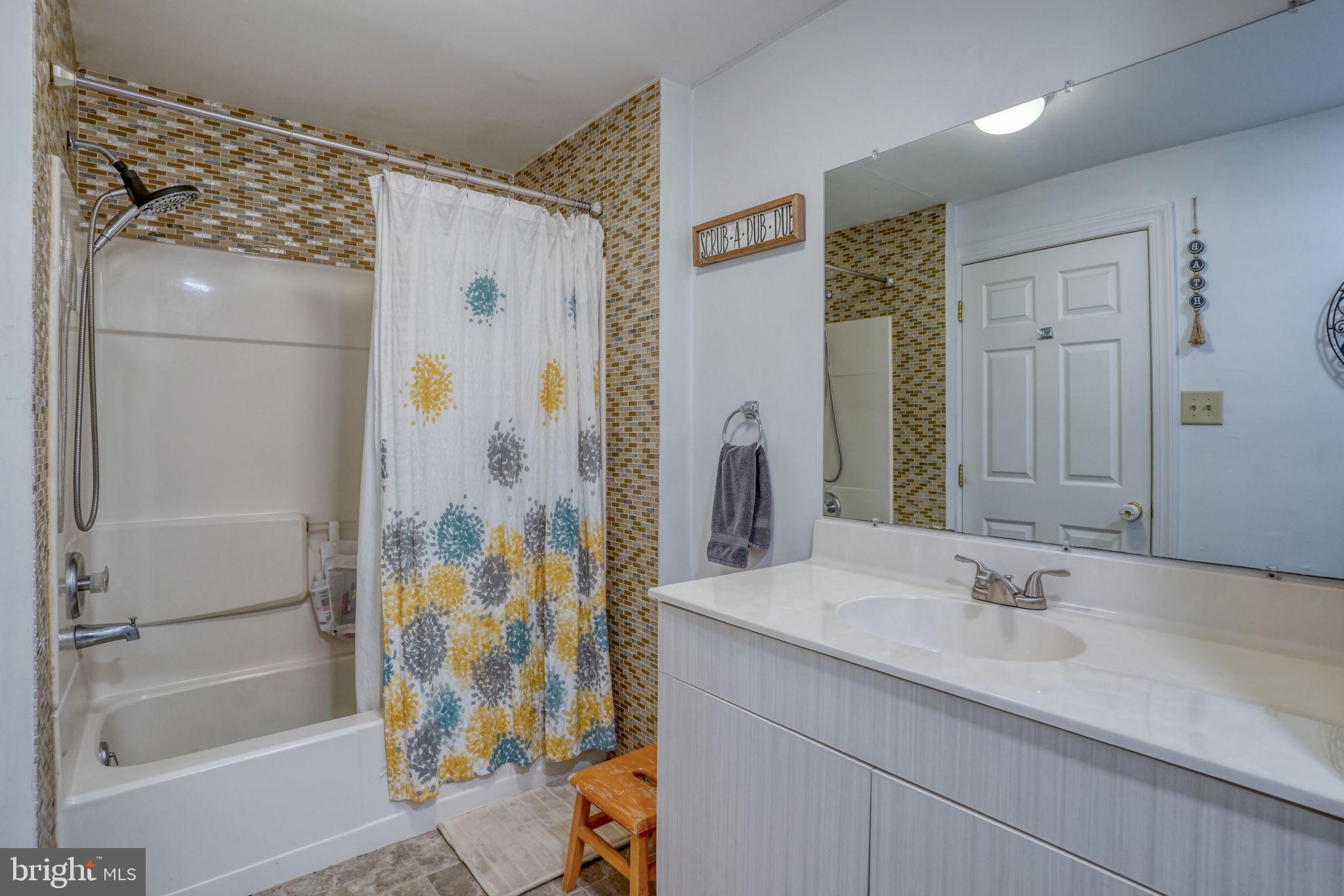 REDDING ESTATES - Residential