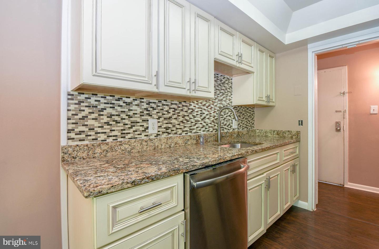 SHADOWOOD - Residential Lease