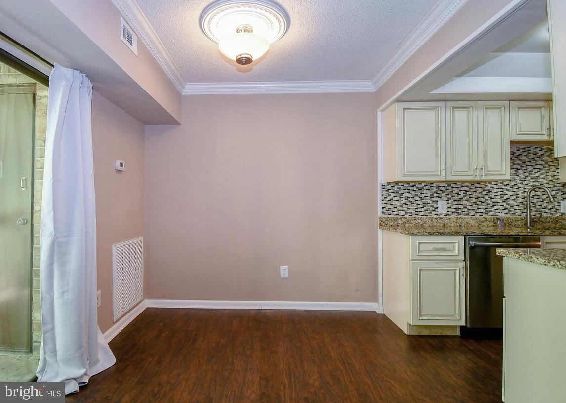 SHADOWOOD - Residential Lease