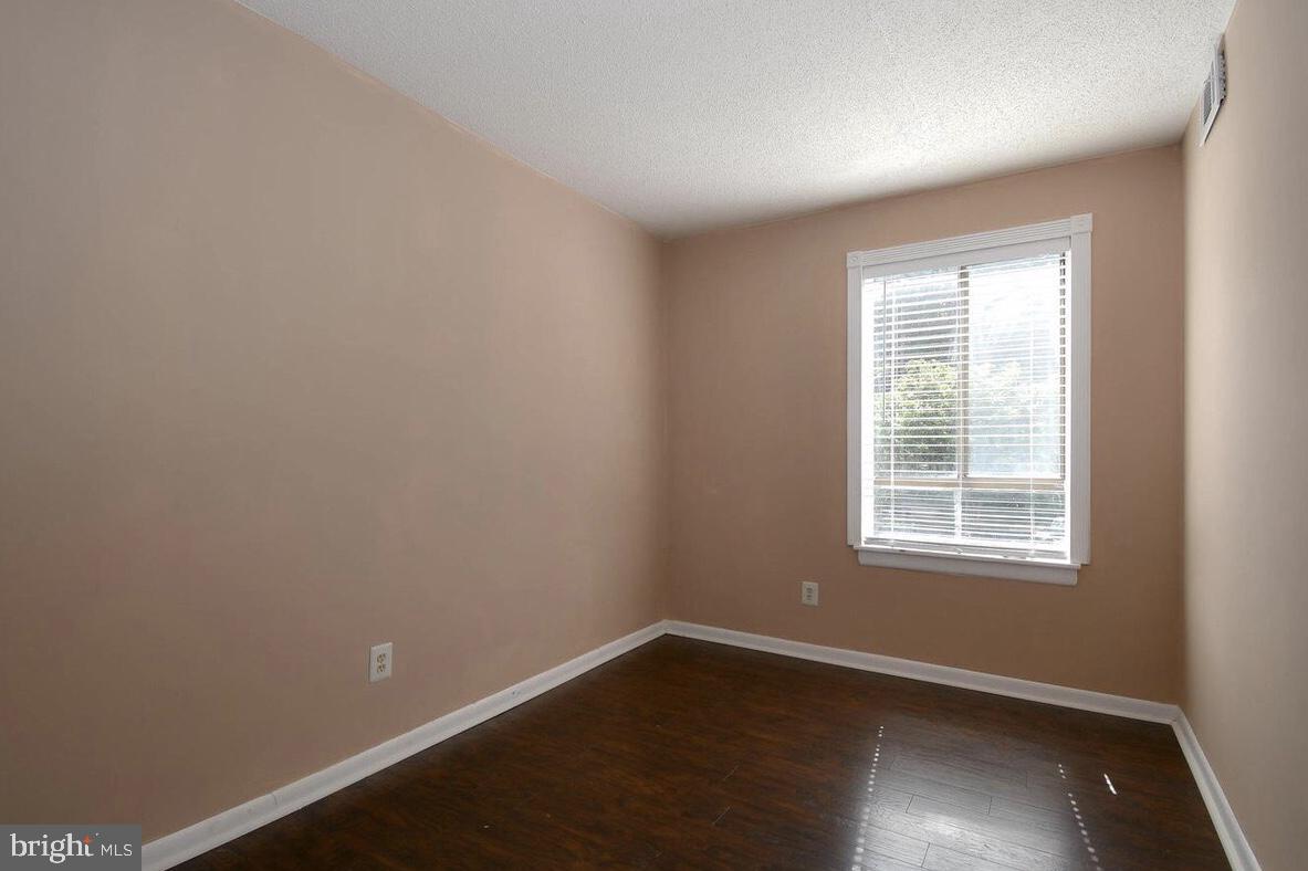 SHADOWOOD - Residential Lease