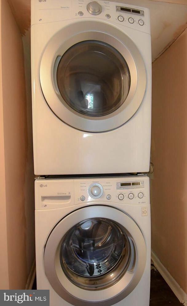 SHADOWOOD - Residential Lease