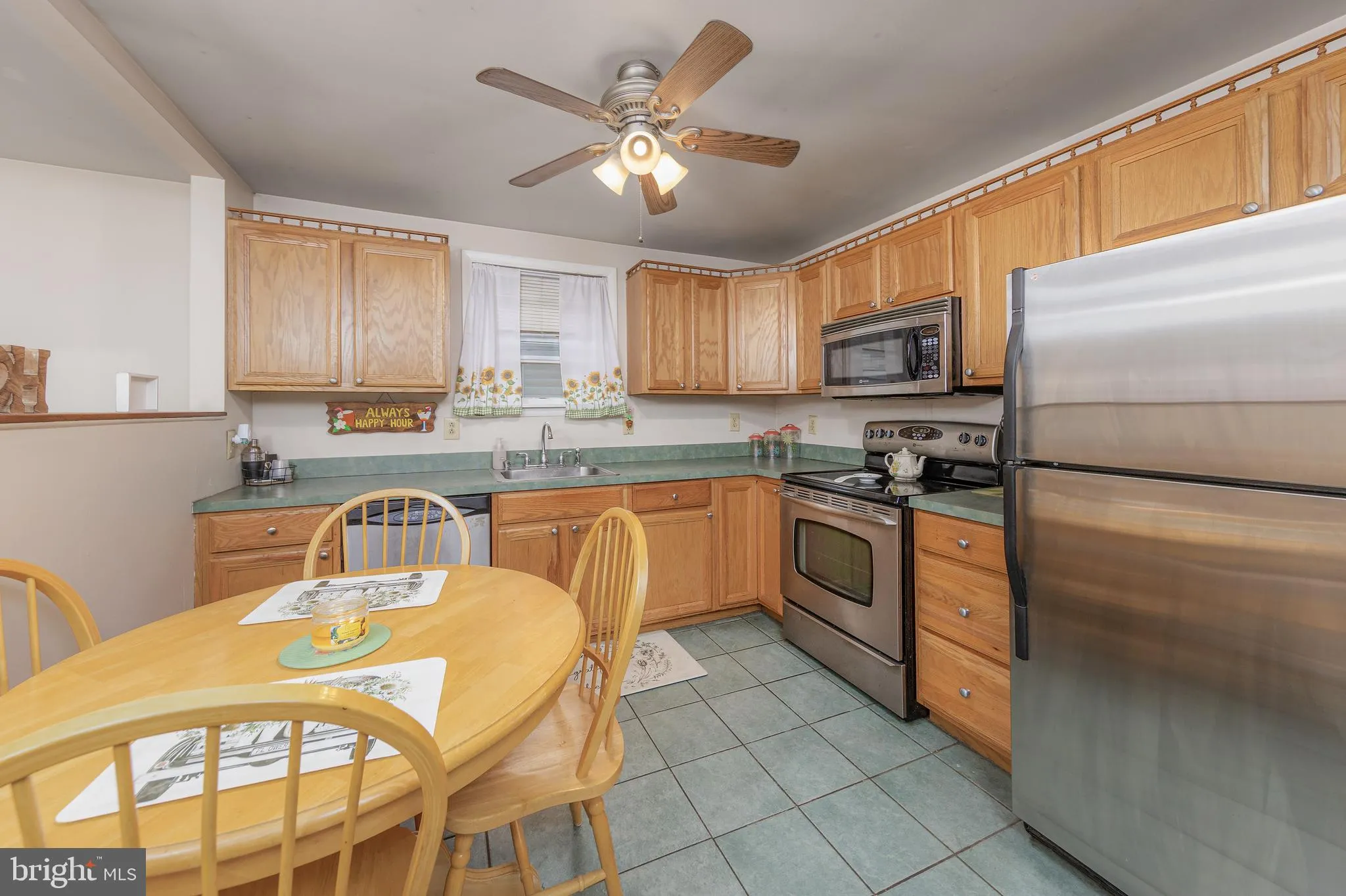 West Deptford, New Jersey 08093, United States, 2 Bedrooms Bedrooms, ,1 BathroomBathrooms,Residential,Pending,121780