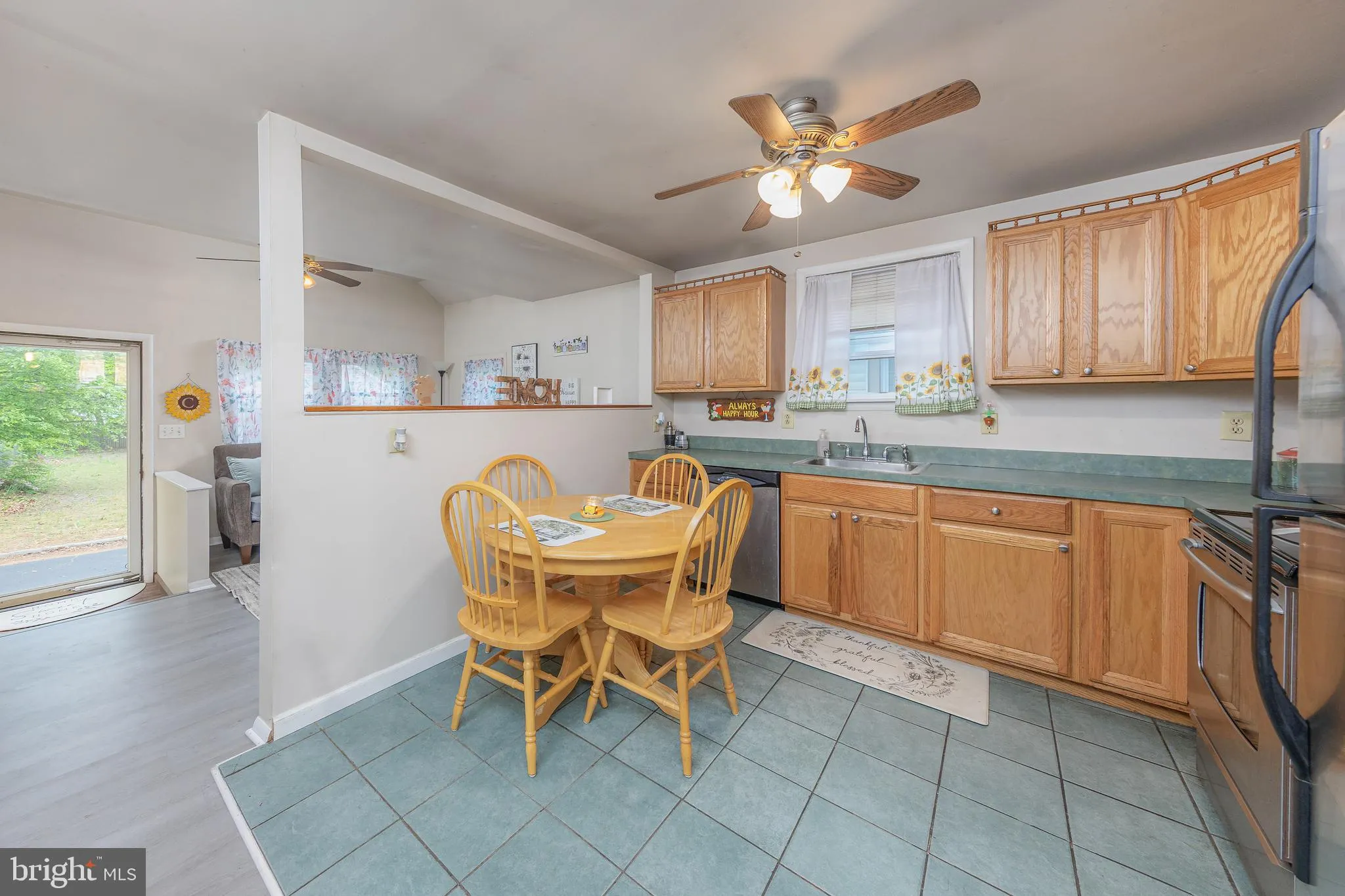 West Deptford, New Jersey 08093, United States, 2 Bedrooms Bedrooms, ,1 BathroomBathrooms,Residential,Pending,121780