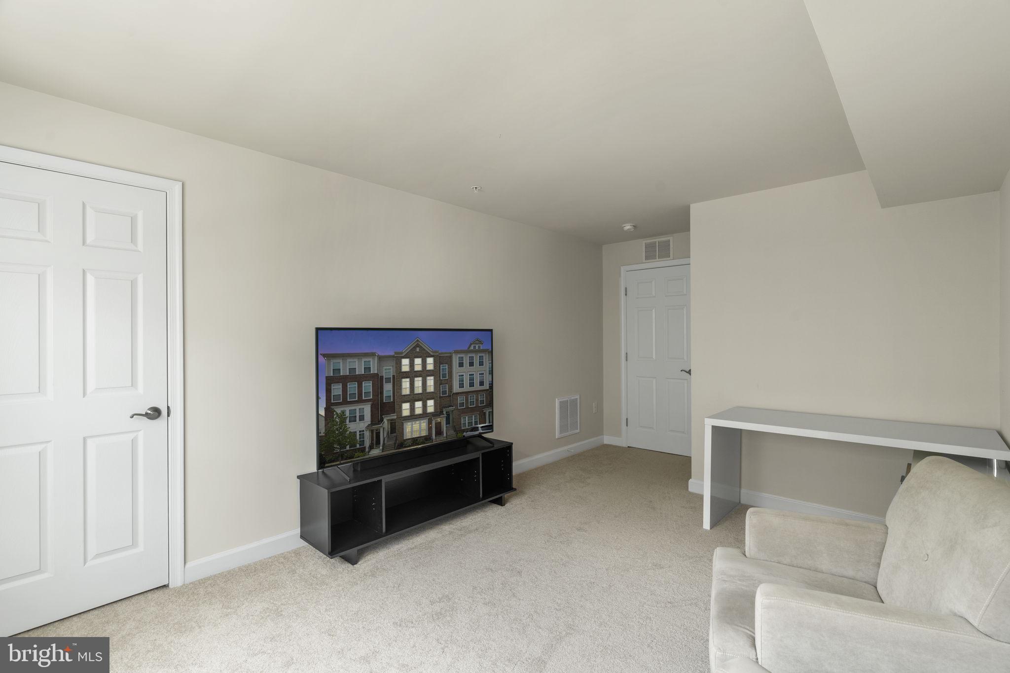 EAST GATE 3 CONDOMINIUM - Residential