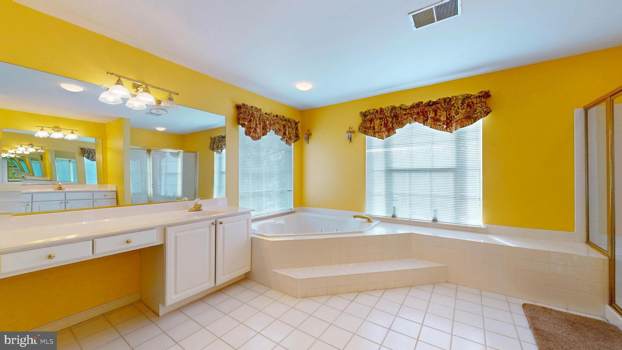 FARMINGTON WOODS - Residential