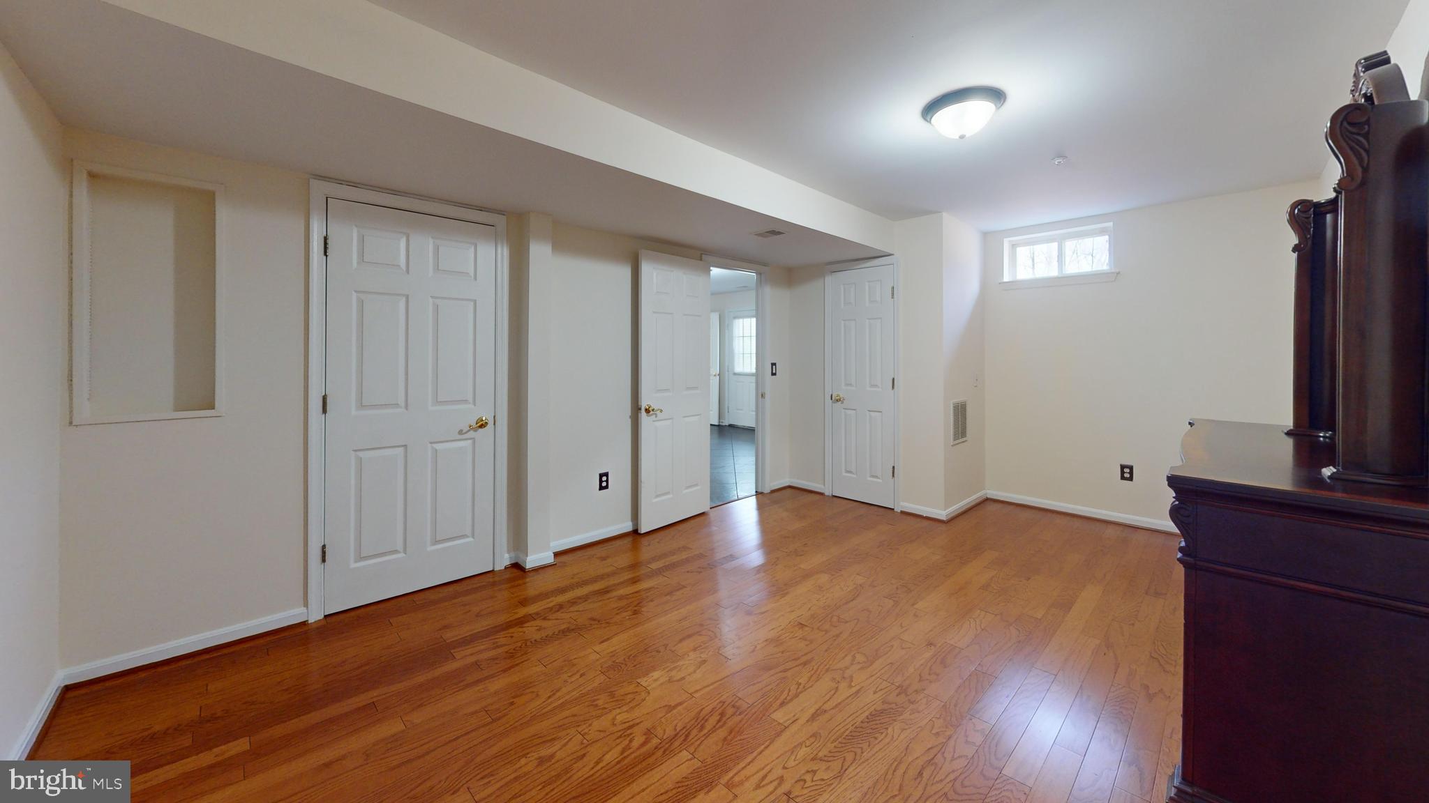 FARMINGTON WOODS - Residential