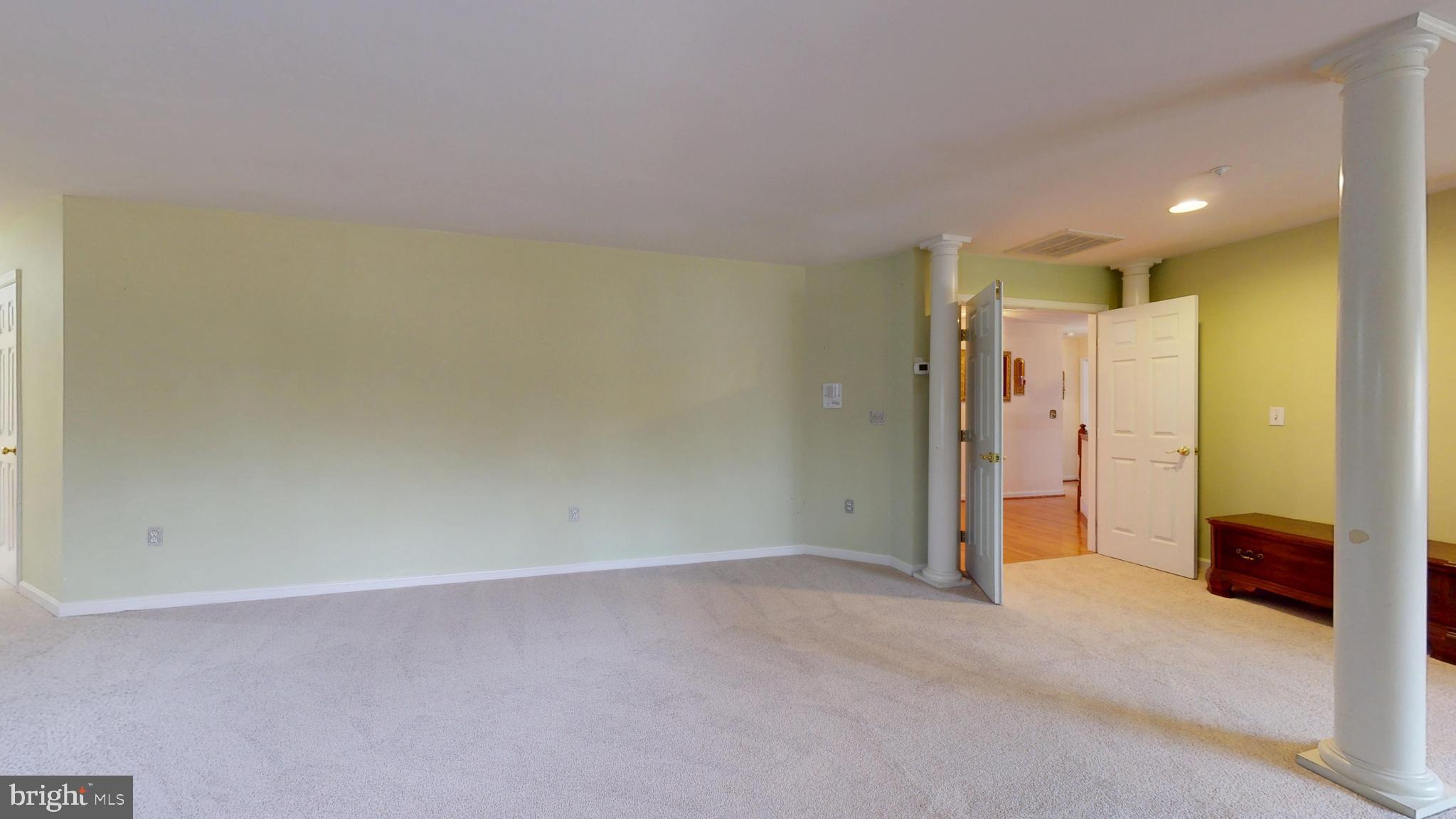 FARMINGTON WOODS - Residential