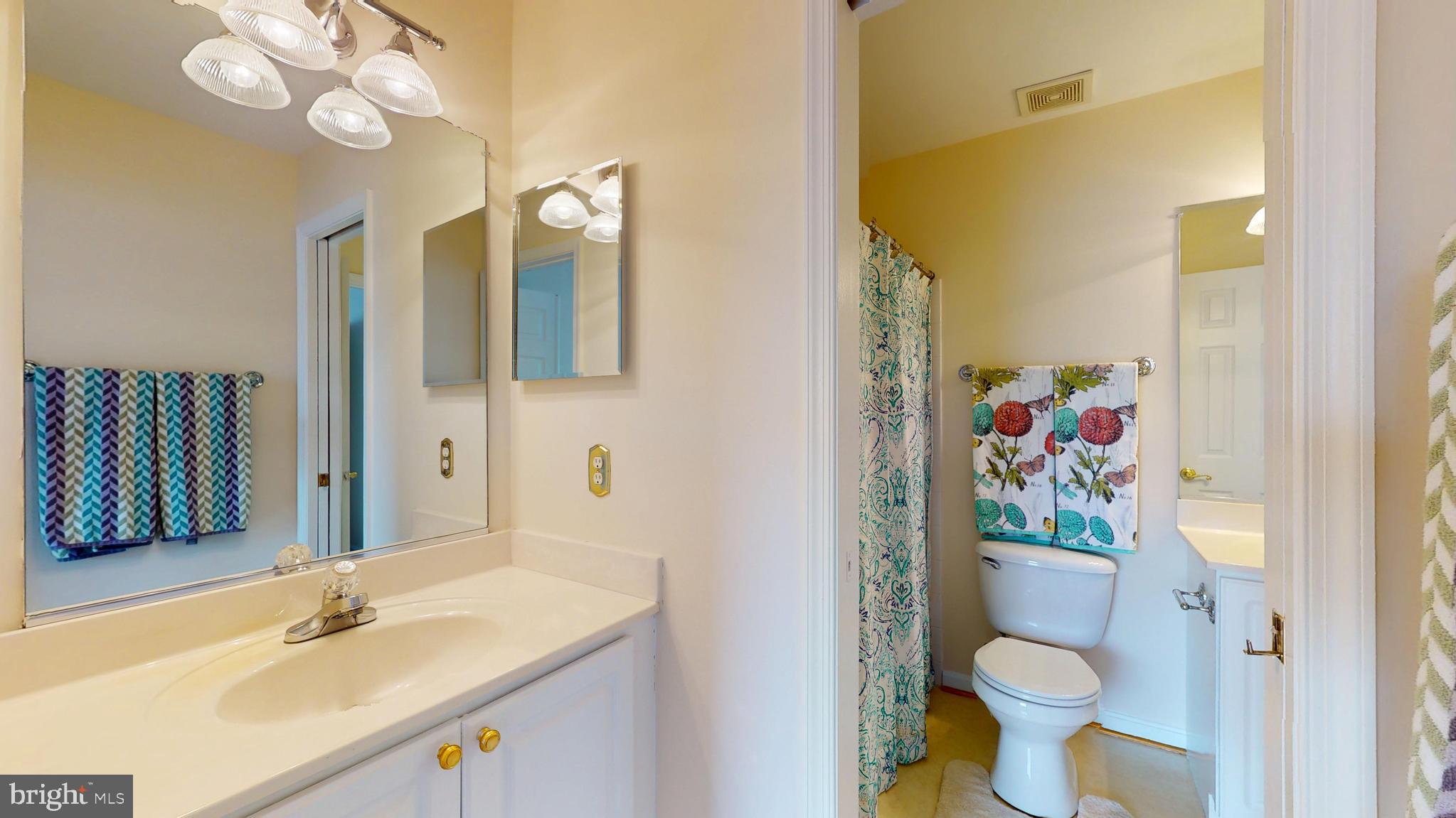 FARMINGTON WOODS - Residential