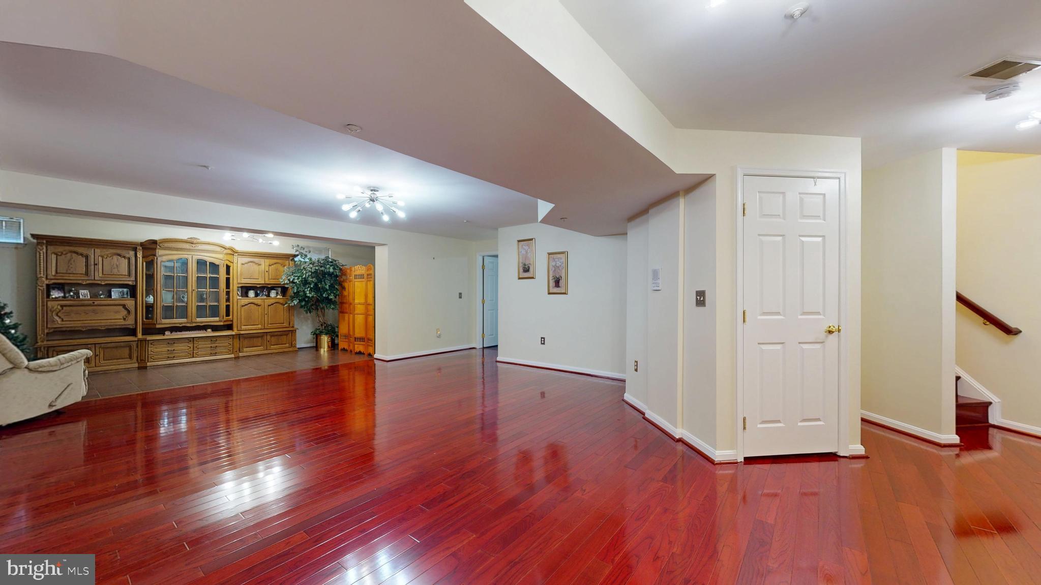 FARMINGTON WOODS - Residential