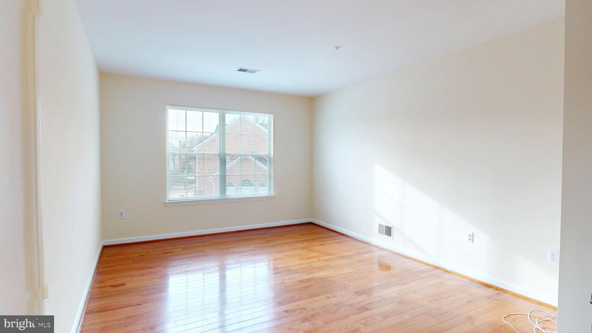 FARMINGTON WOODS - Residential