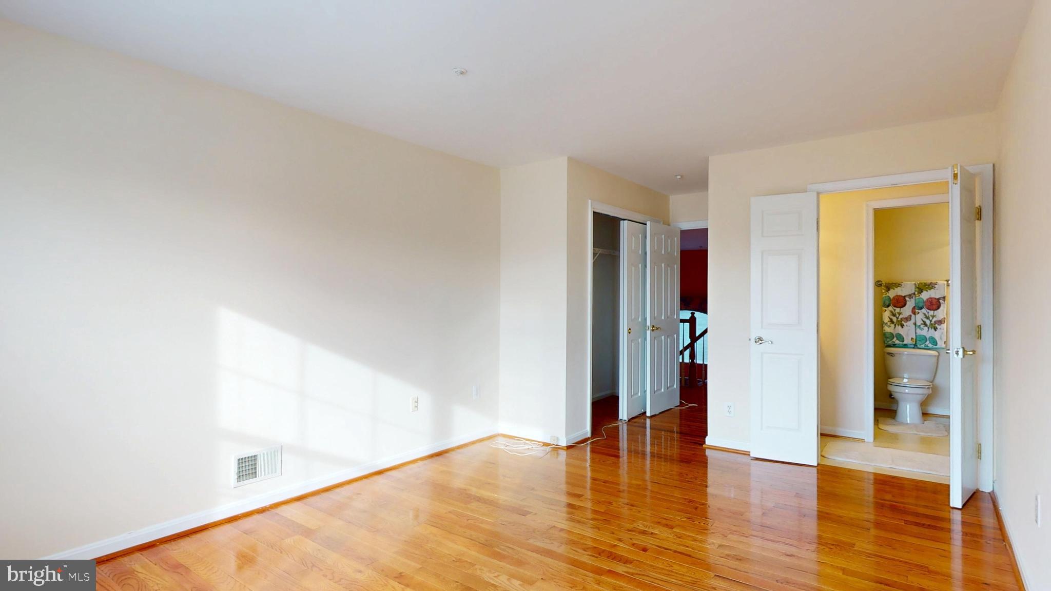 FARMINGTON WOODS - Residential