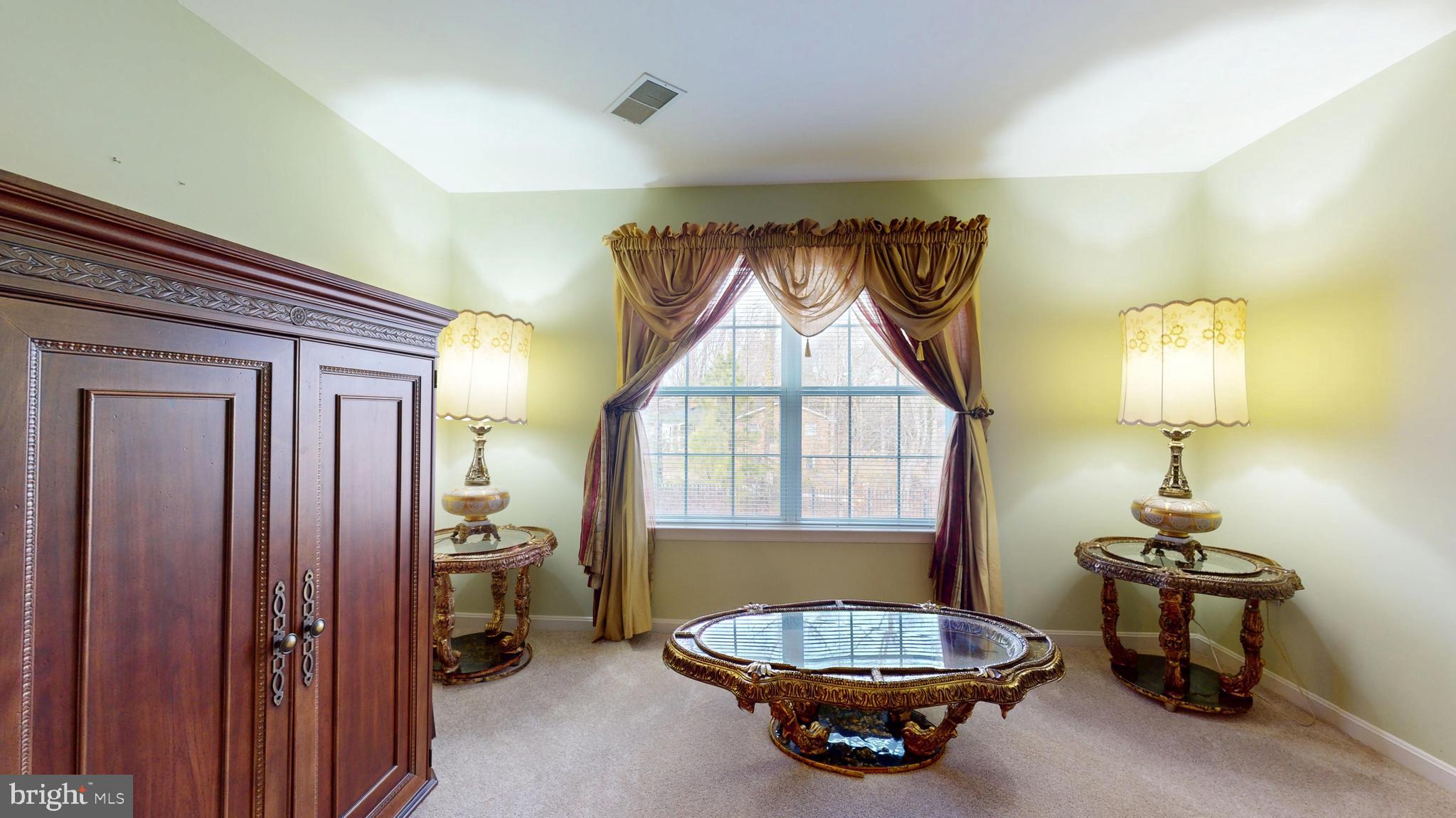 FARMINGTON WOODS - Residential