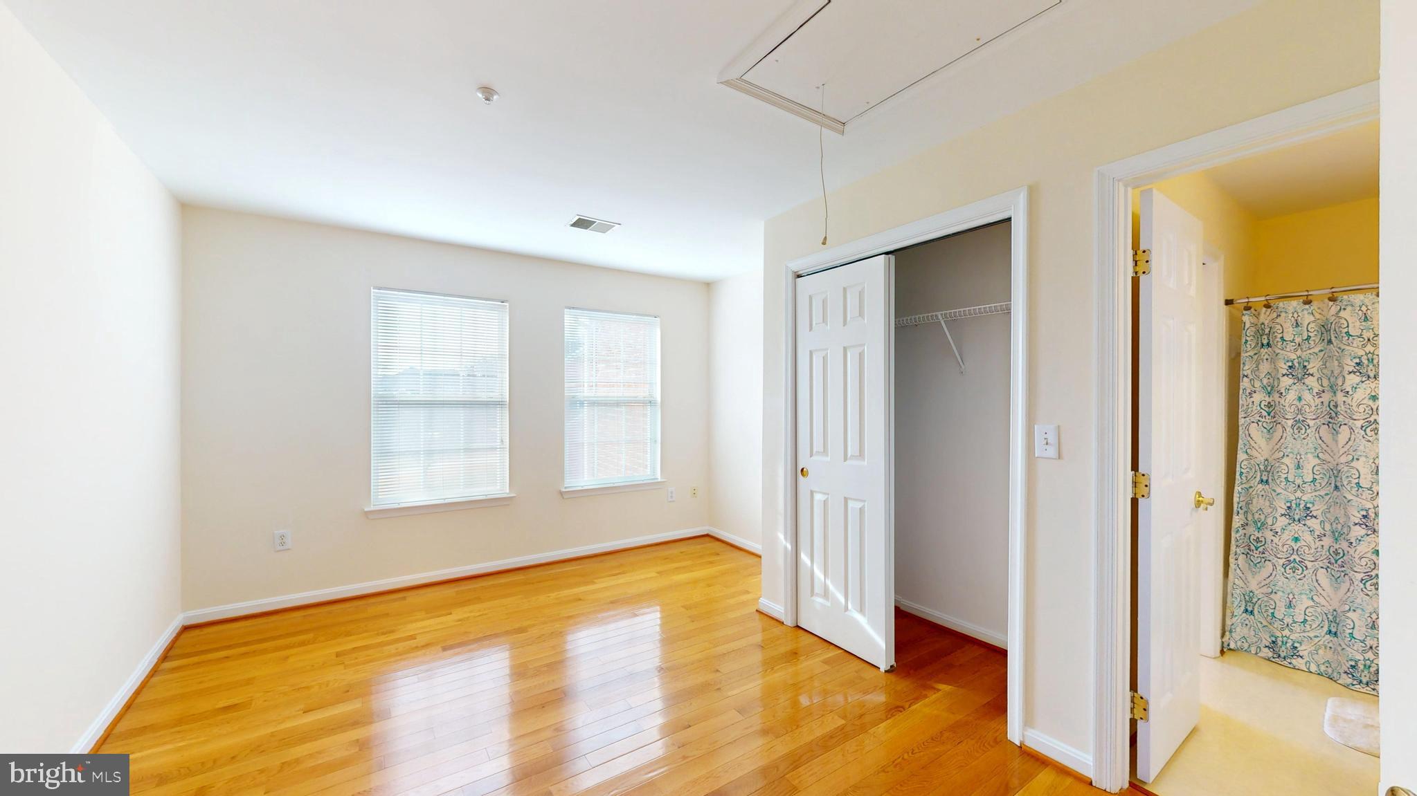 FARMINGTON WOODS - Residential