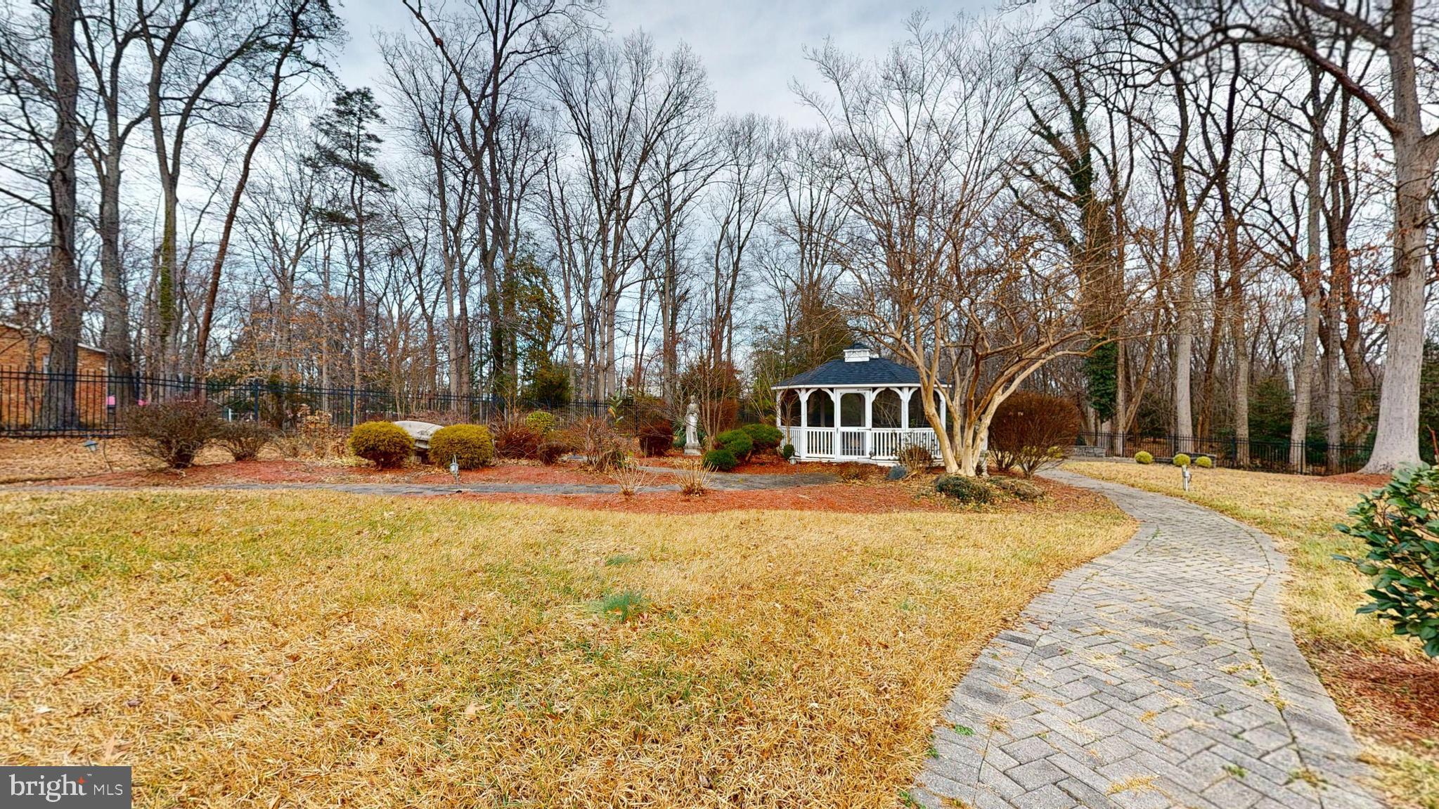 FARMINGTON WOODS - Residential