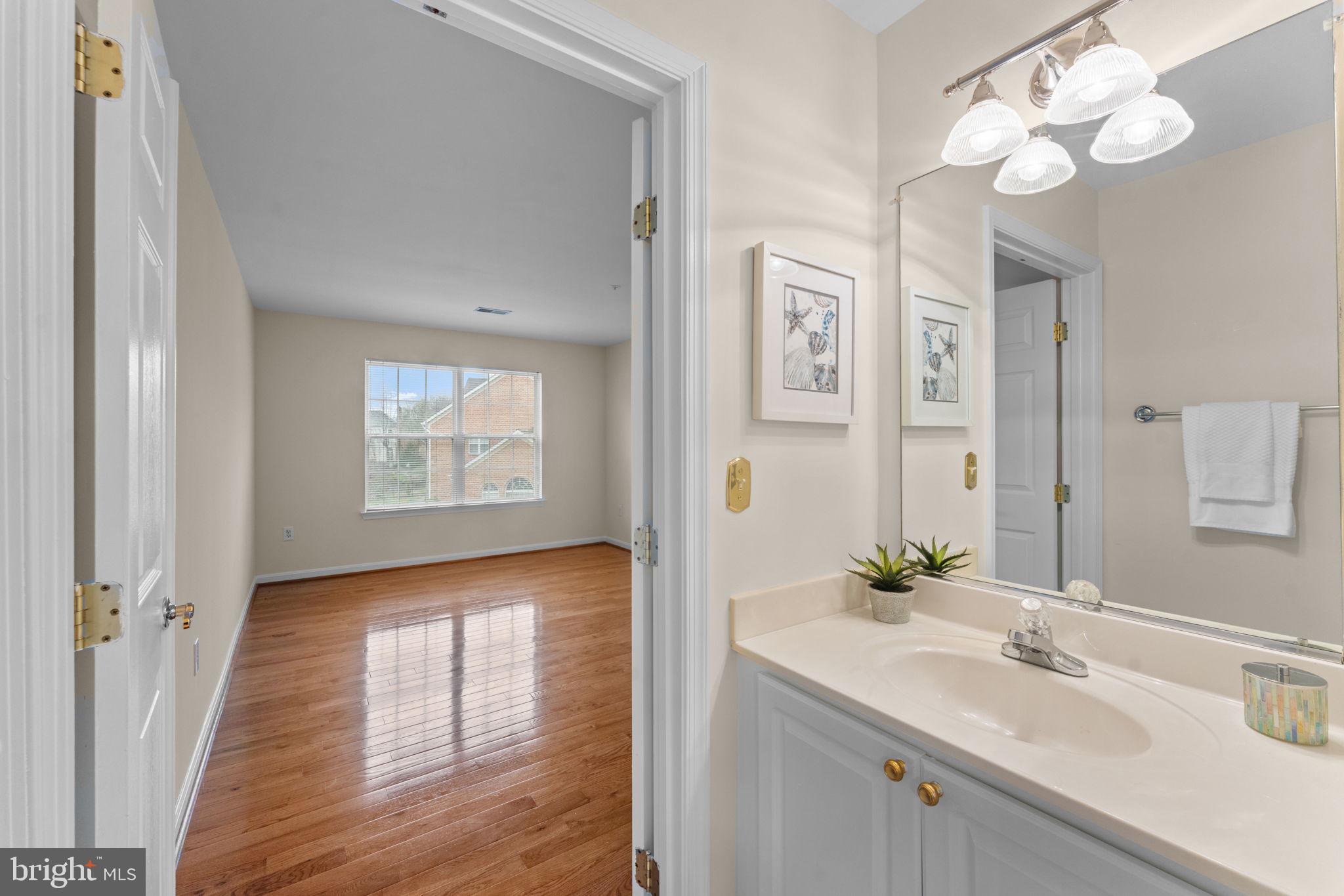 FARMINGTON WOODS - Residential