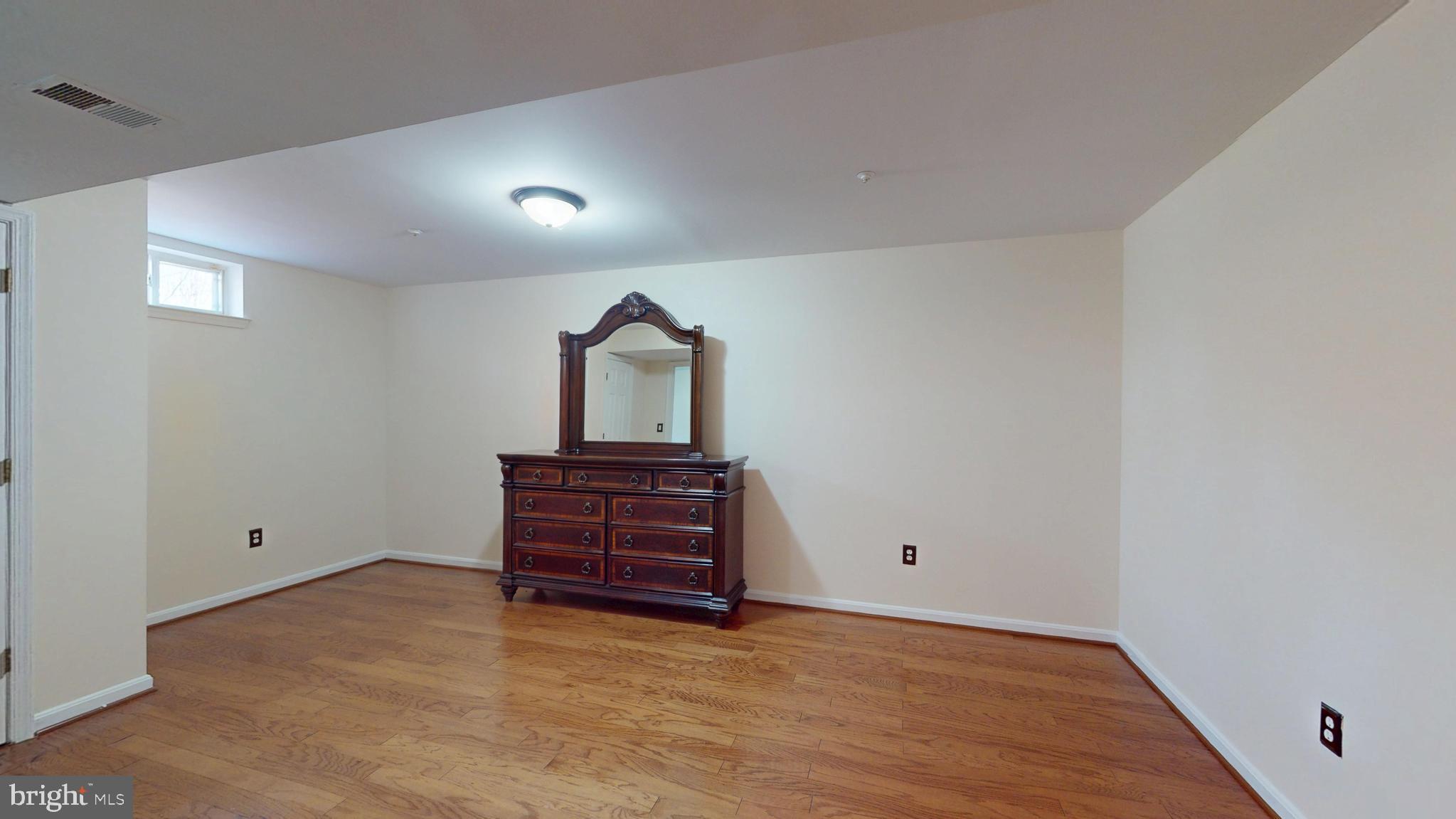 FARMINGTON WOODS - Residential