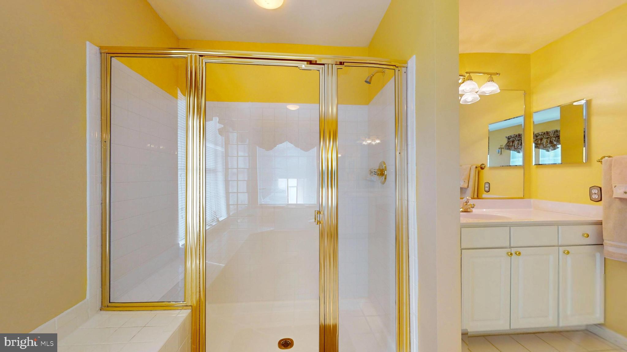 FARMINGTON WOODS - Residential