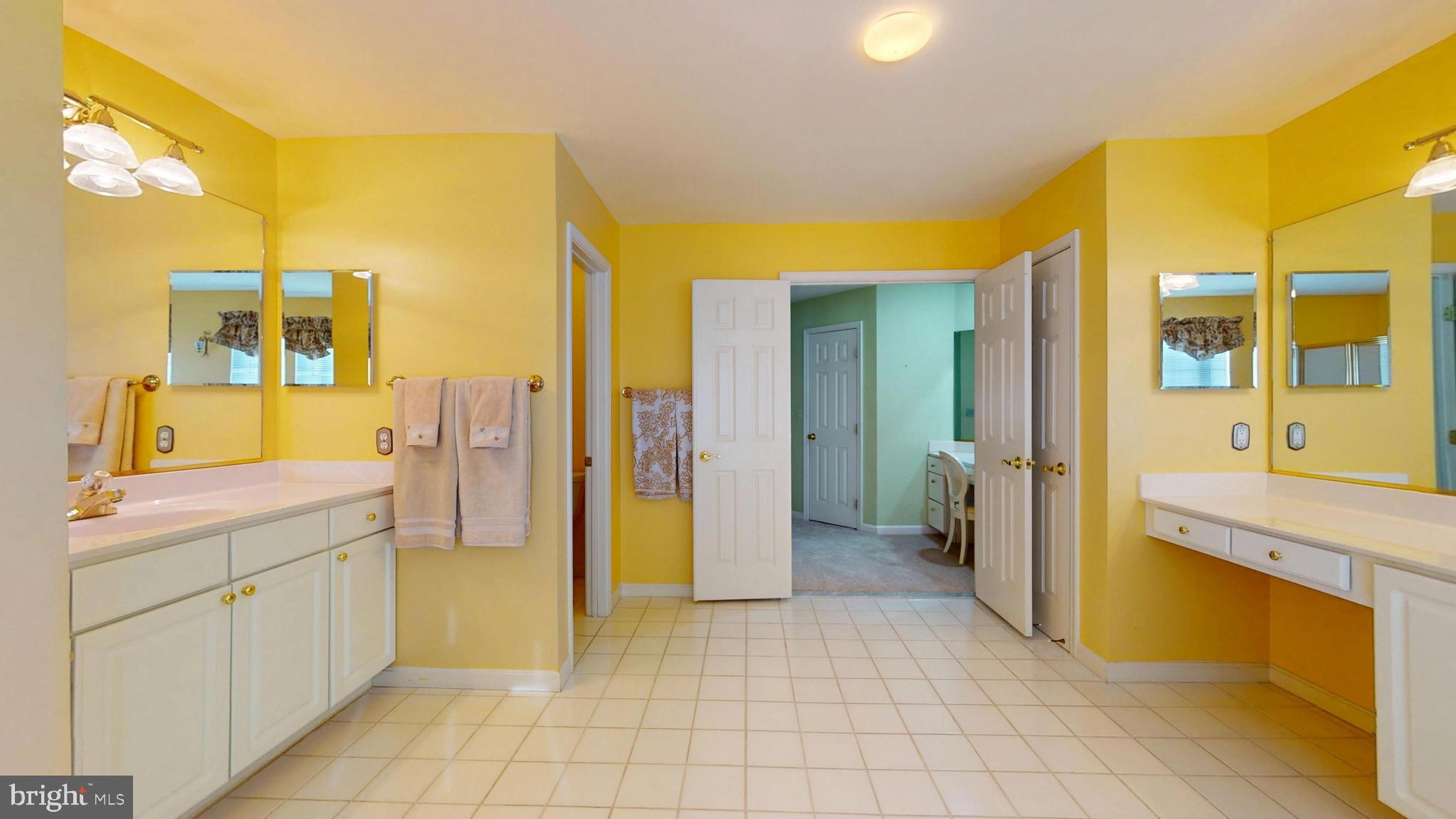 FARMINGTON WOODS - Residential