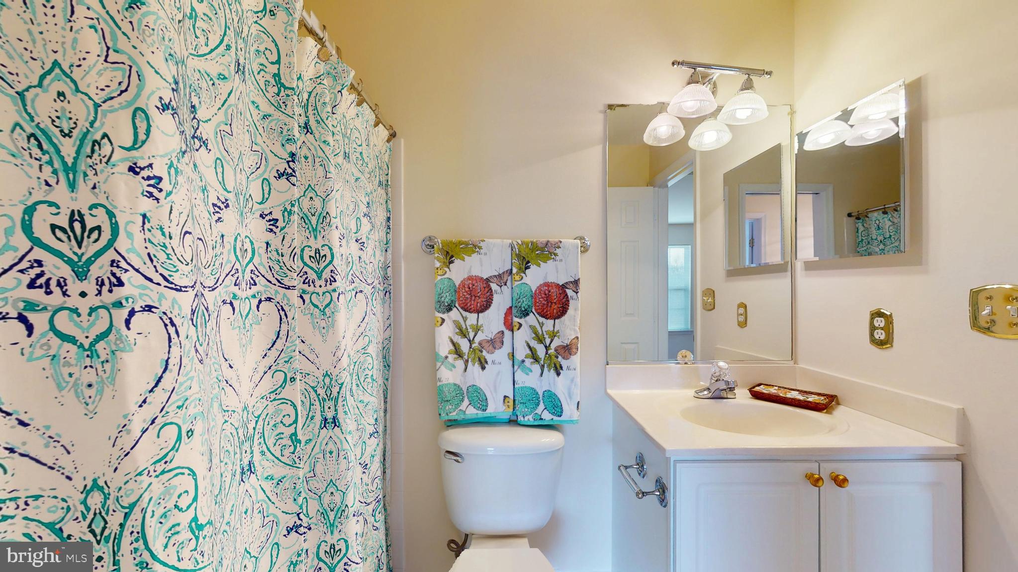 FARMINGTON WOODS - Residential