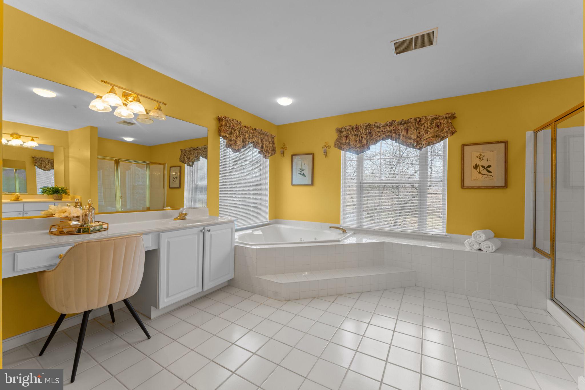 FARMINGTON WOODS - Residential