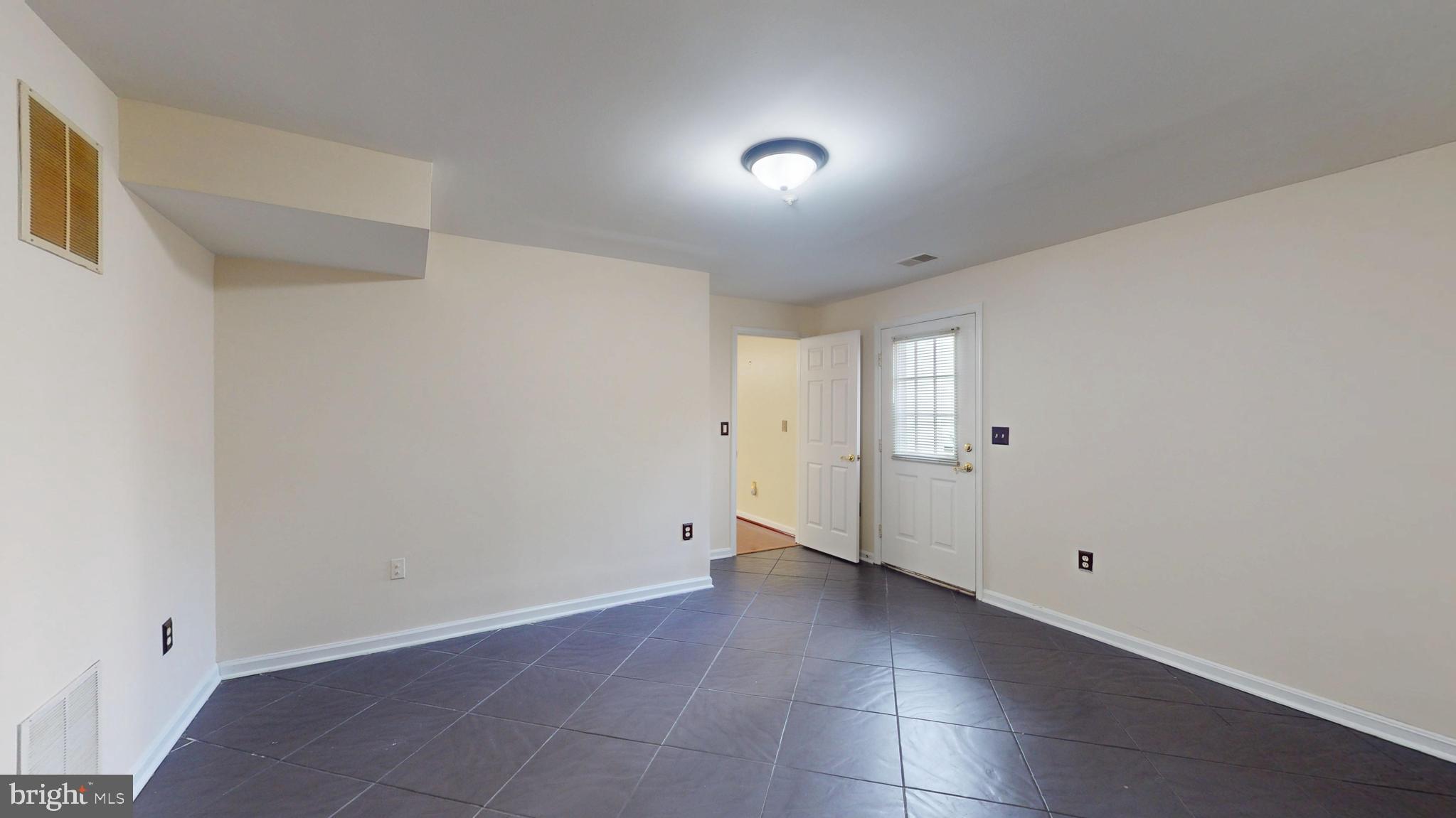 FARMINGTON WOODS - Residential