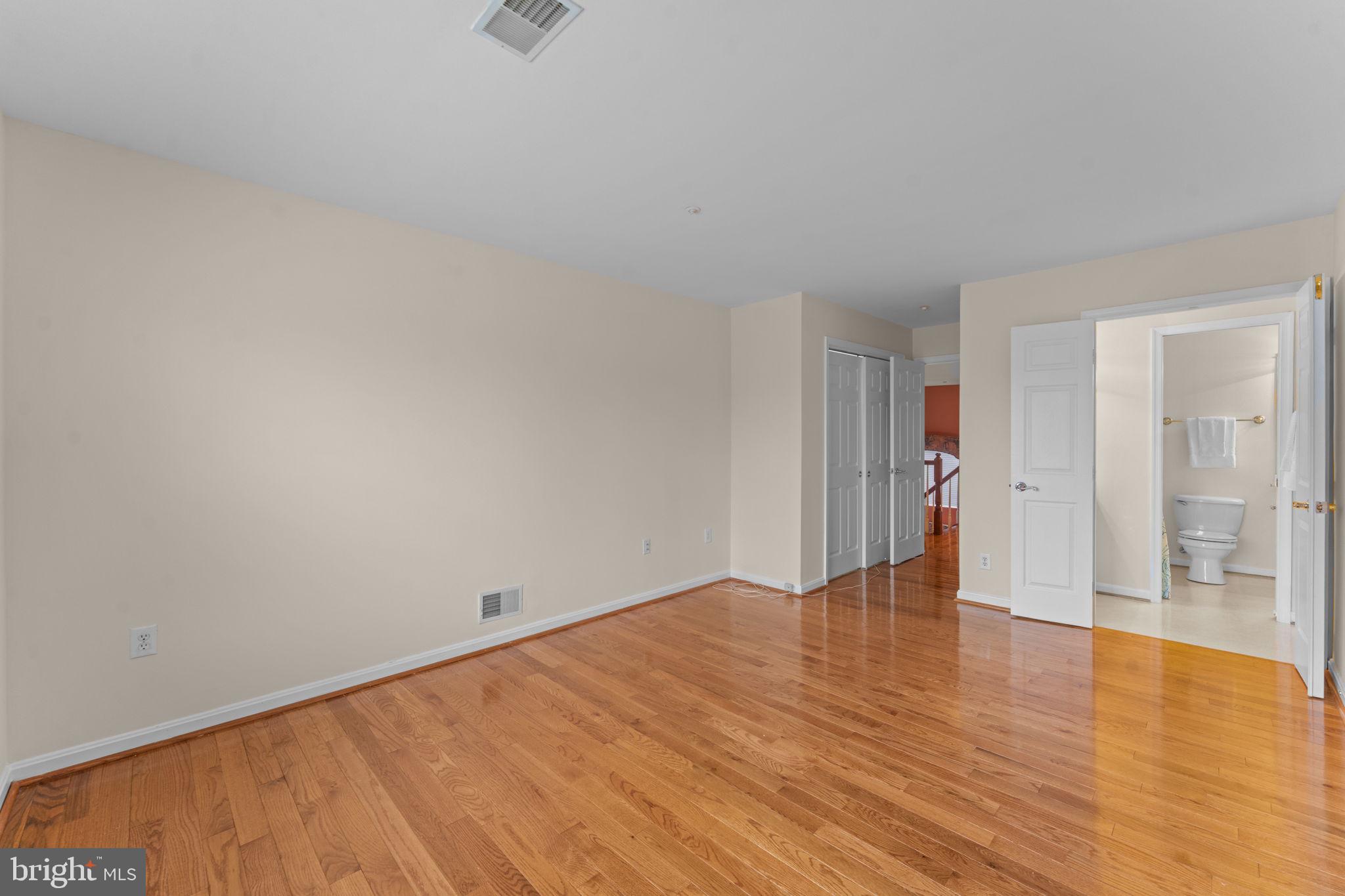 FARMINGTON WOODS - Residential