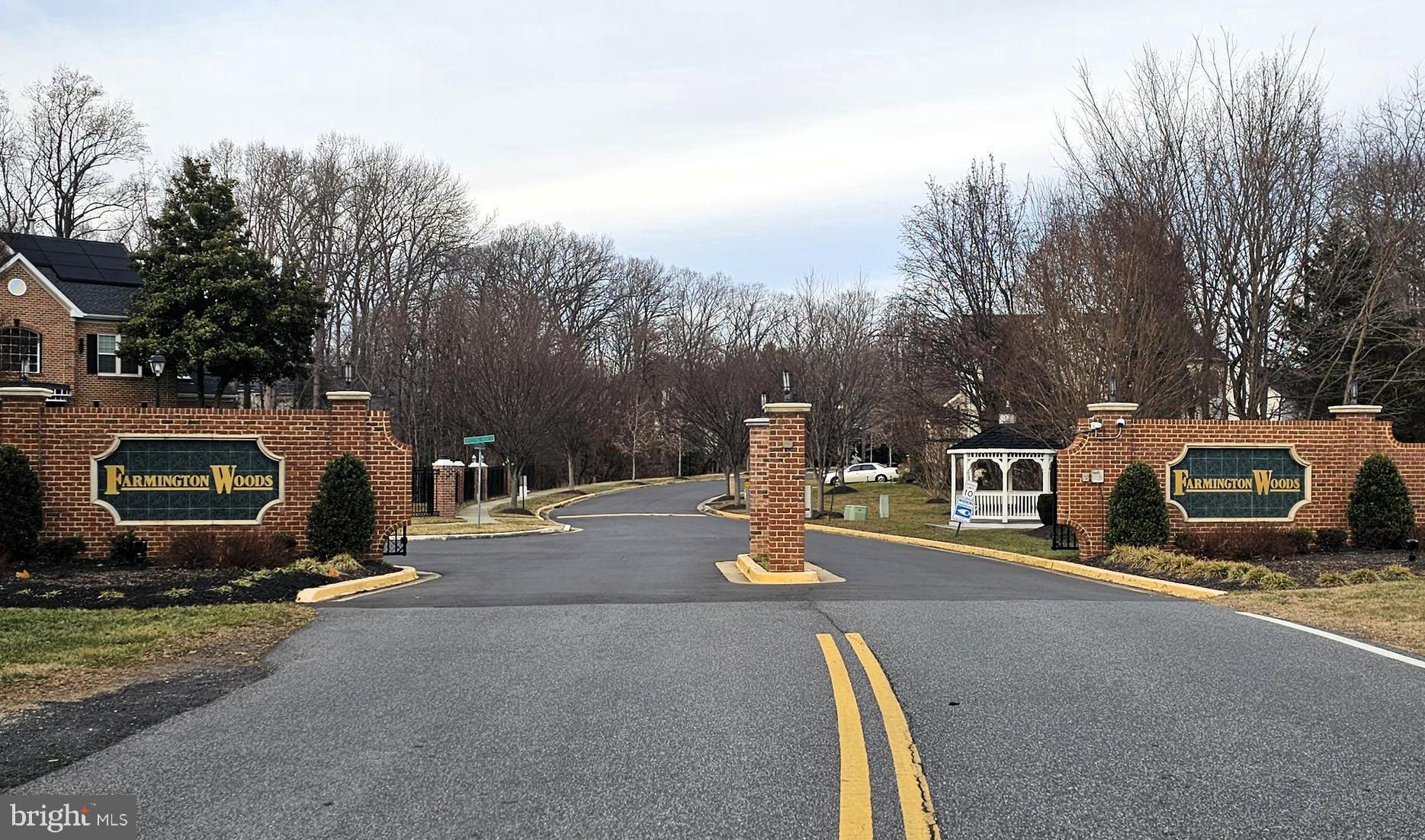 FARMINGTON WOODS - Residential