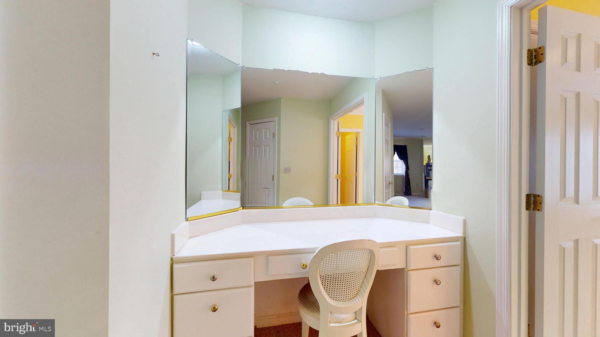 FARMINGTON WOODS - Residential