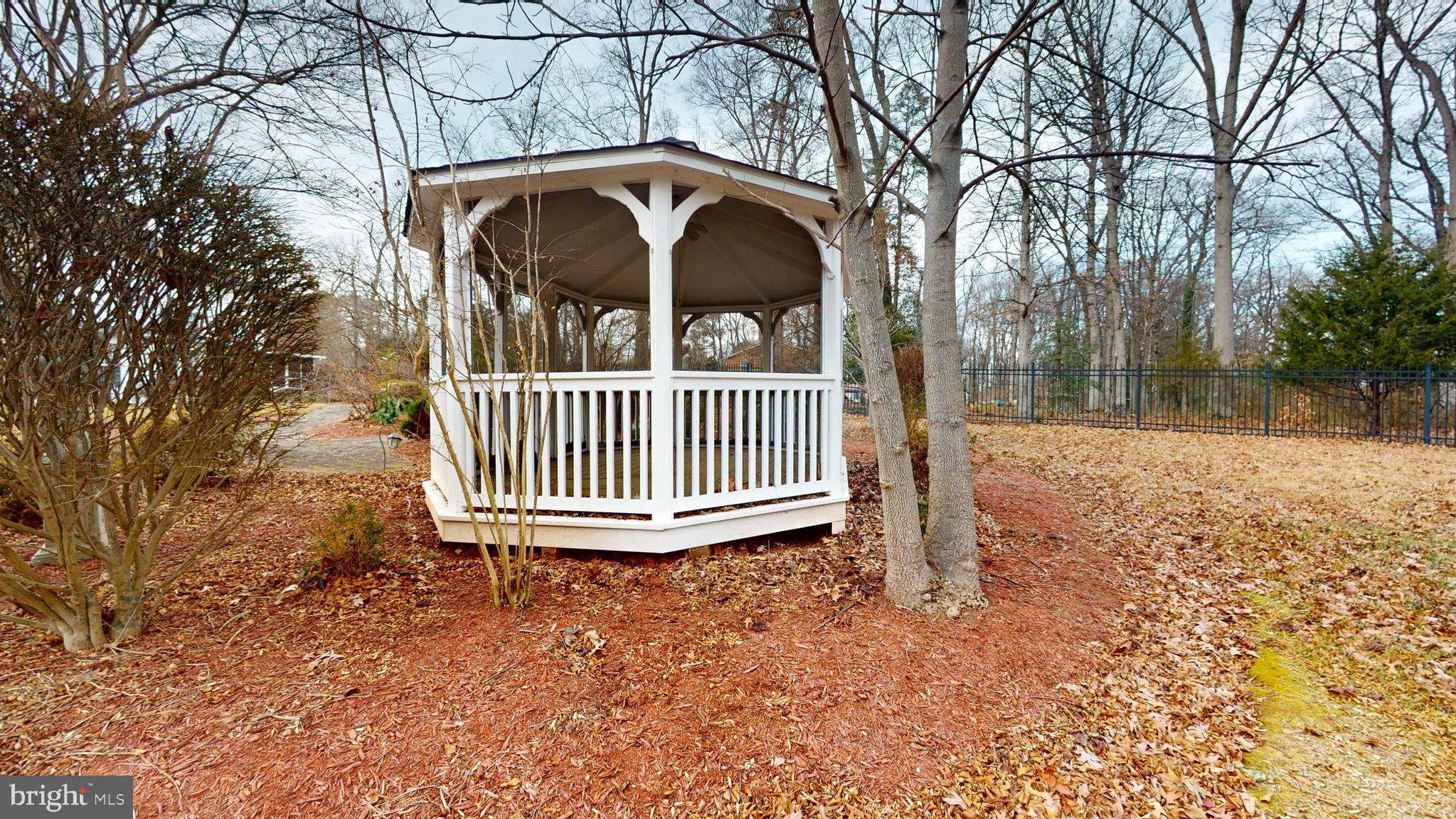 FARMINGTON WOODS - Residential