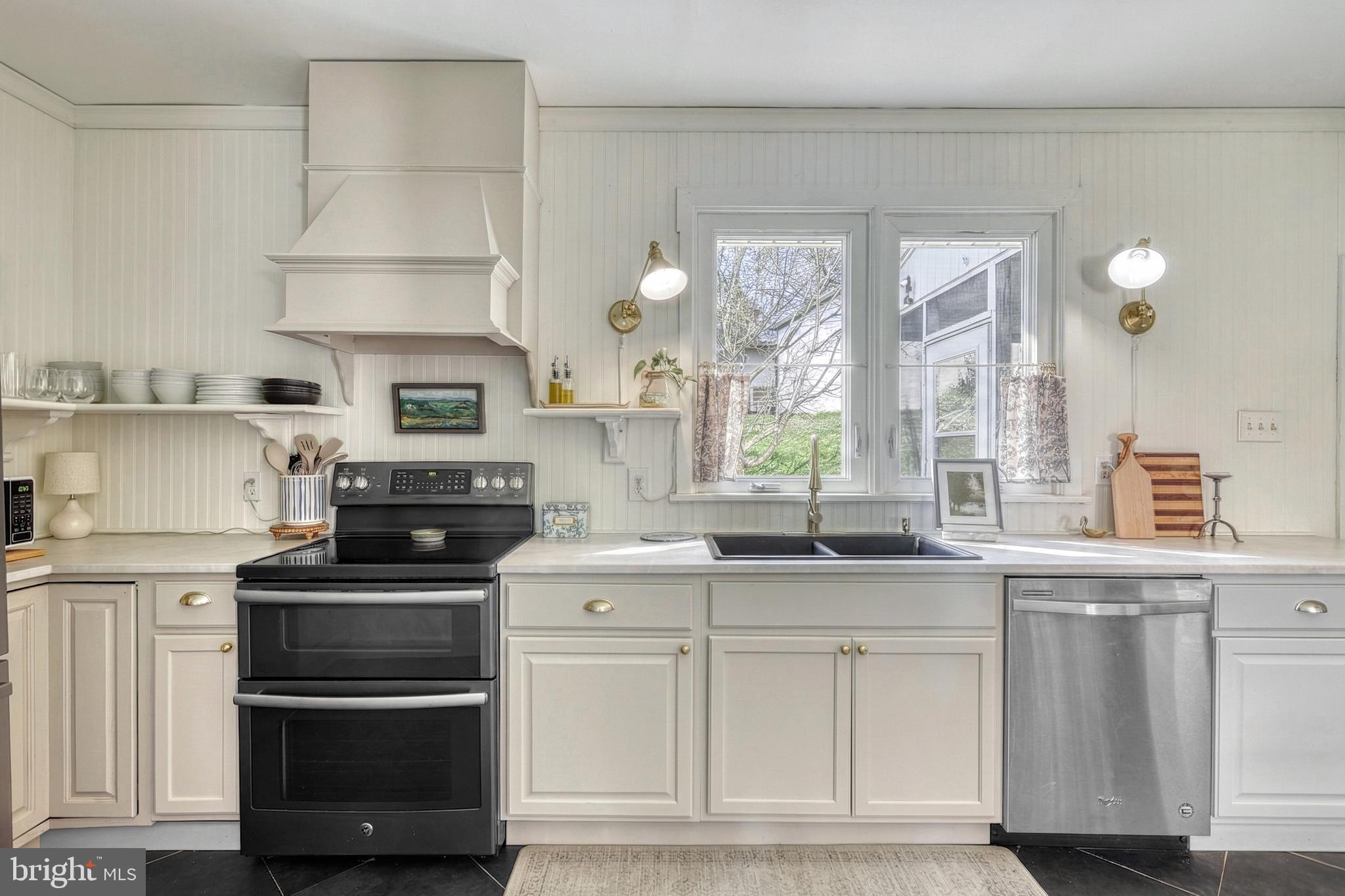 CHAMBERS HILL - Residential