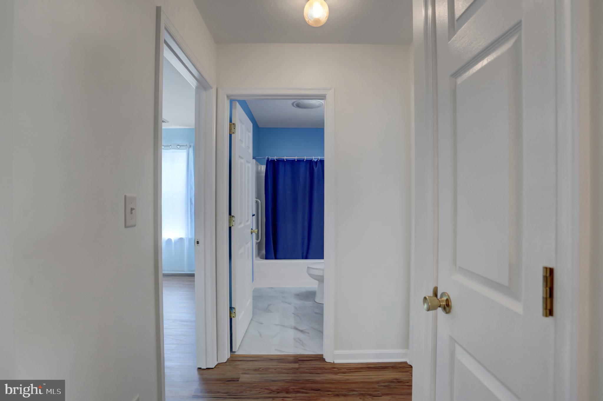 COUNTRY MANOR - Residential