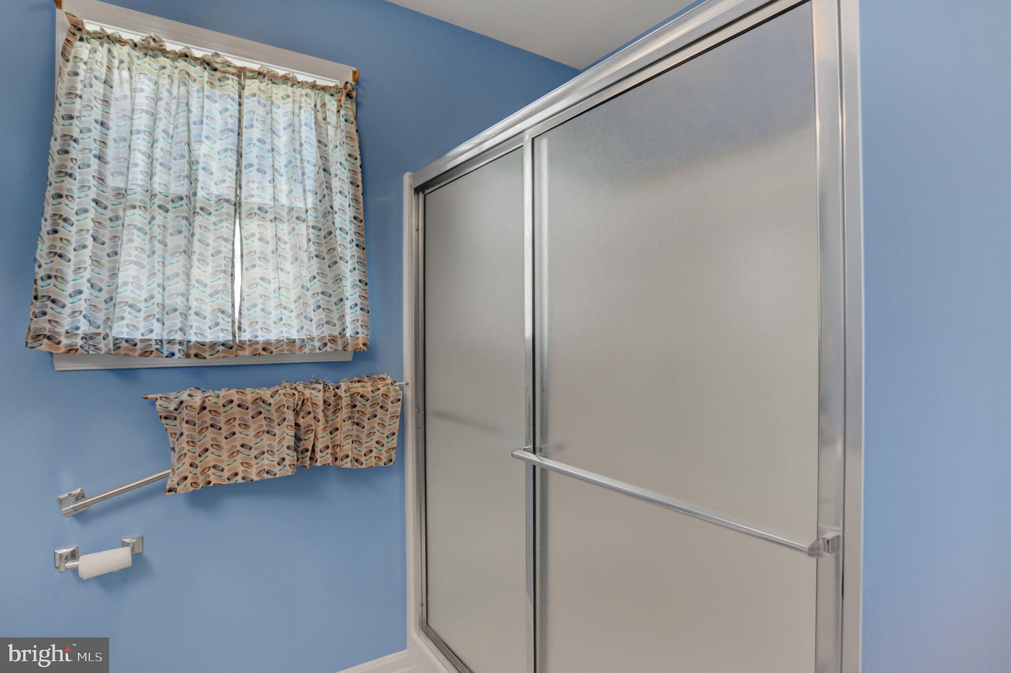 COUNTRY MANOR - Residential