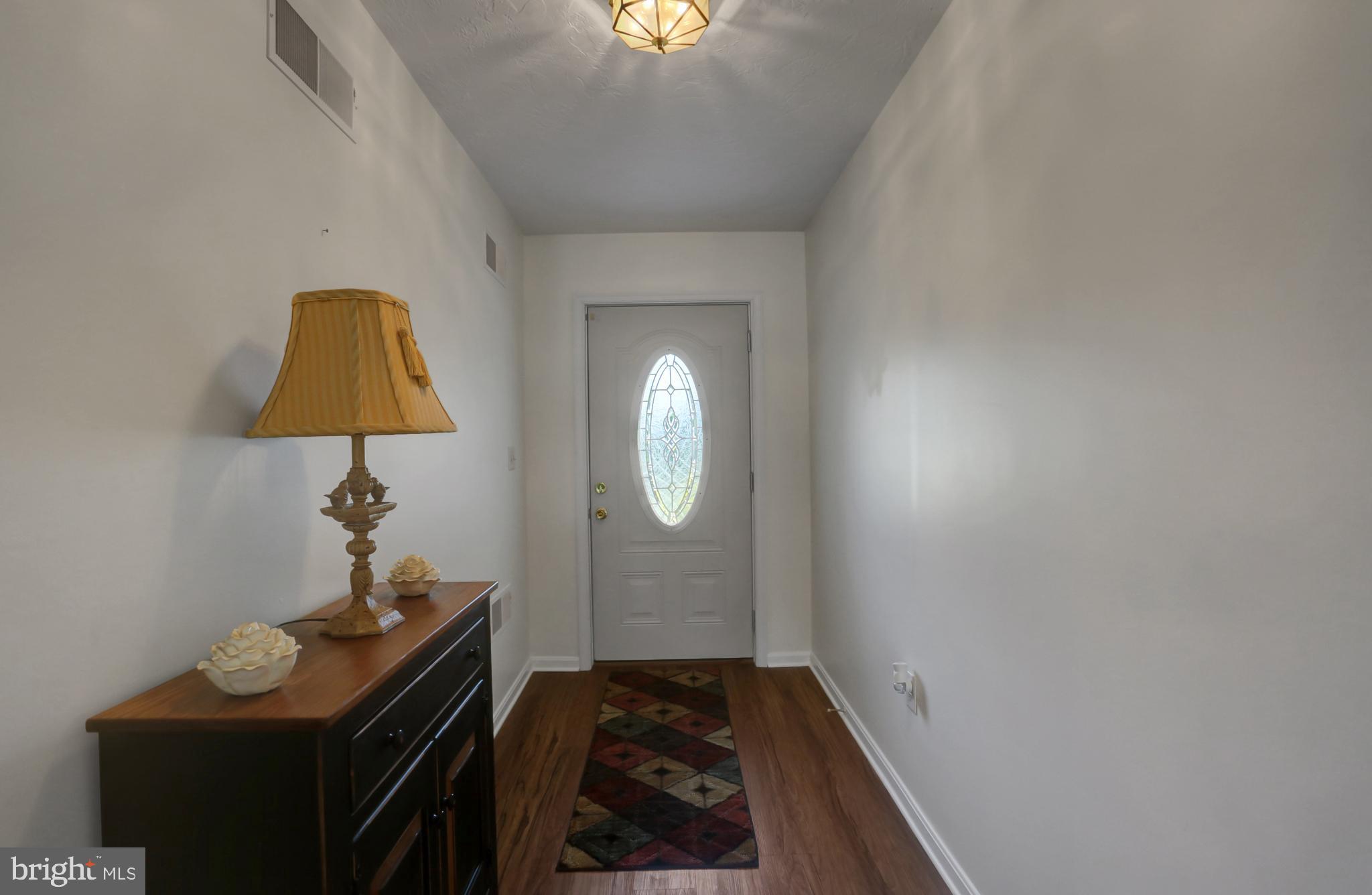 COUNTRY MANOR - Residential