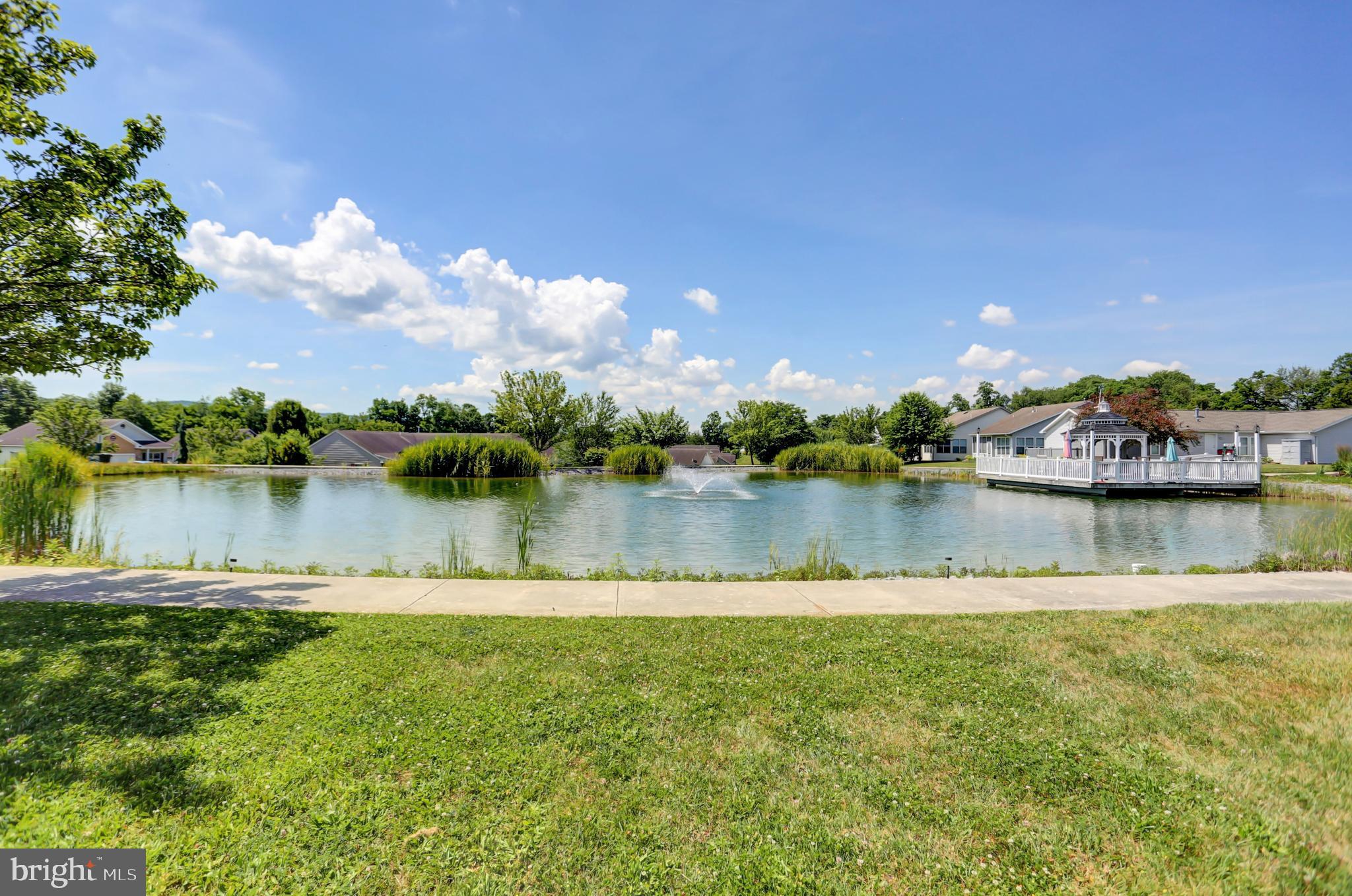 COUNTRY MANOR - Residential