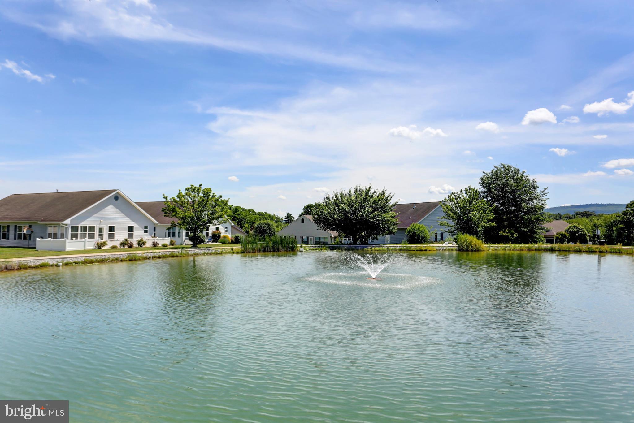 COUNTRY MANOR - Residential