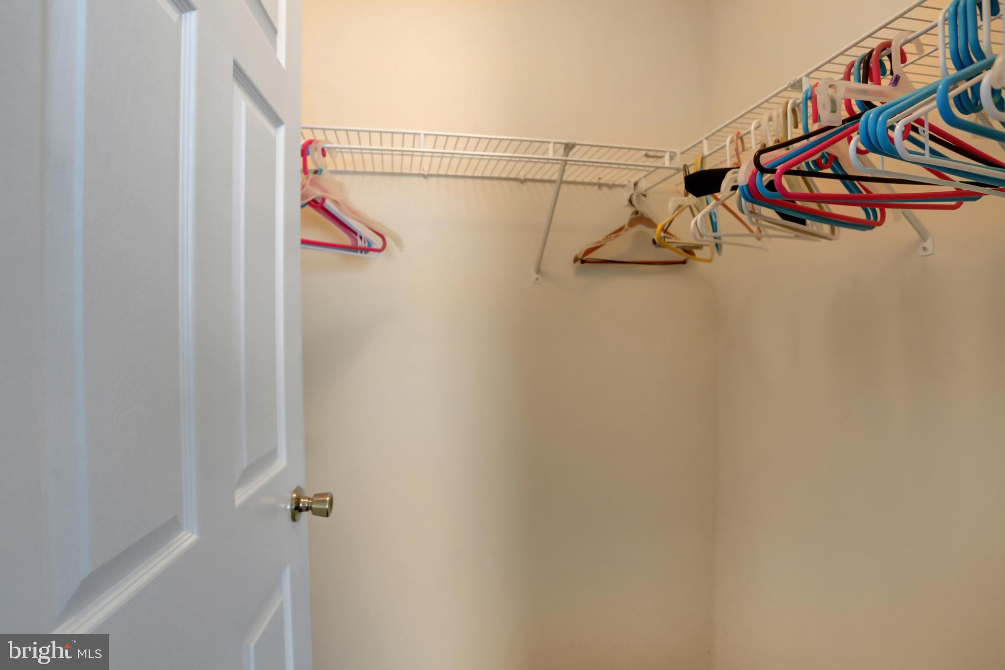 COUNTRY MANOR - Residential