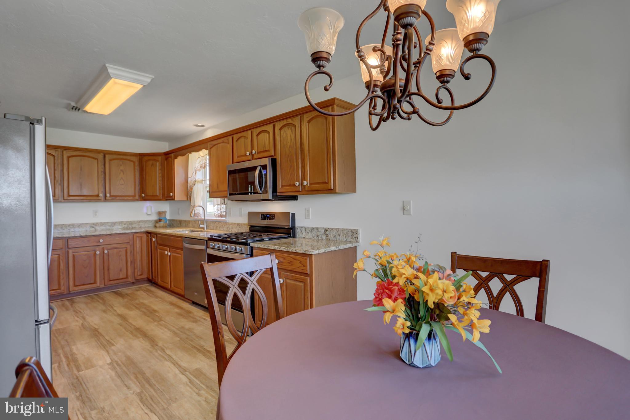 COUNTRY MANOR - Residential