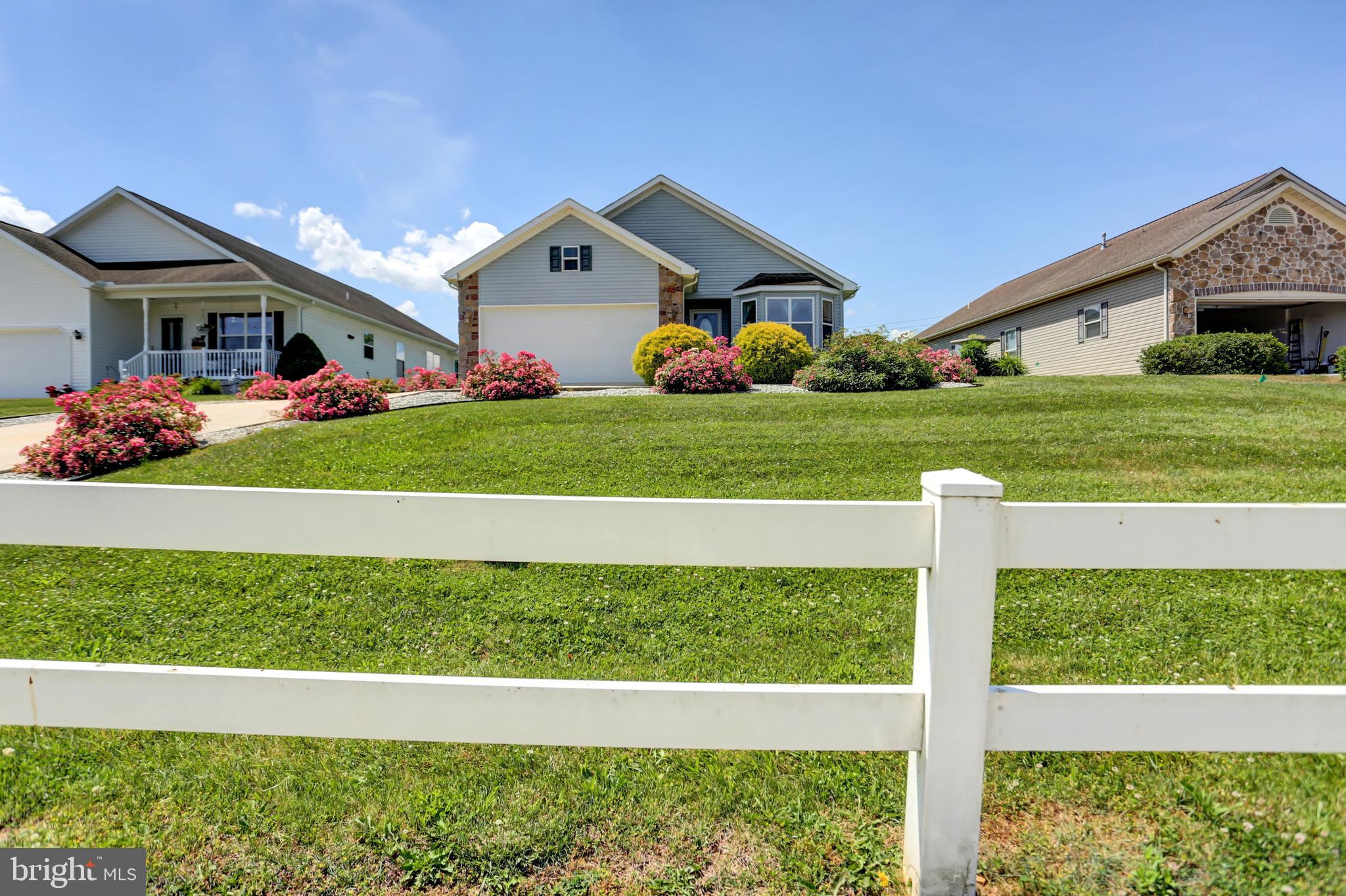 COUNTRY MANOR - Residential