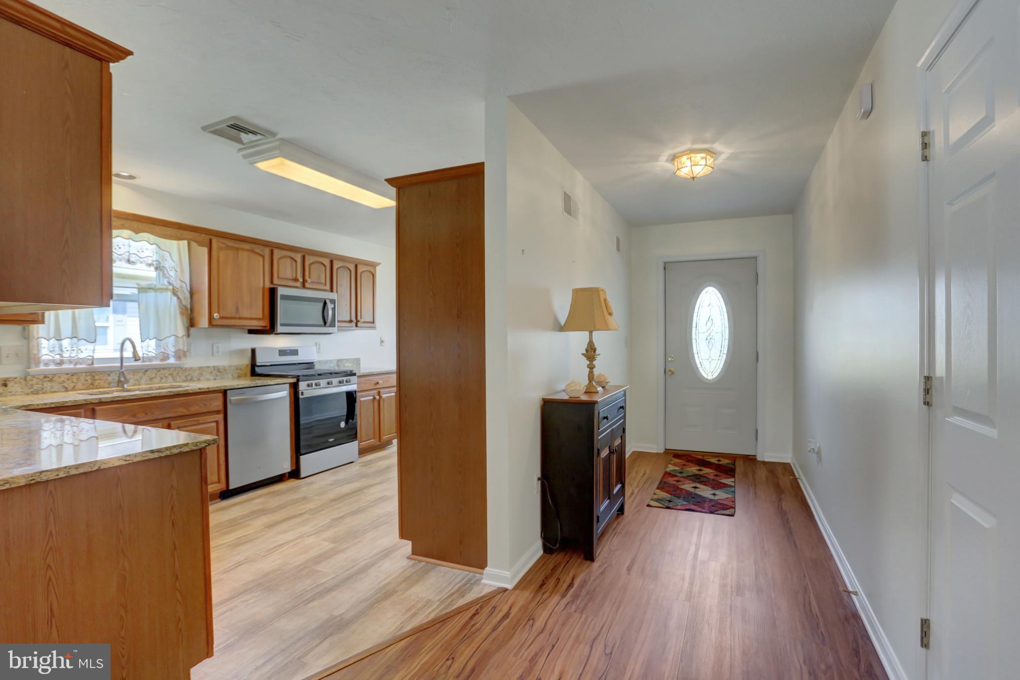 COUNTRY MANOR - Residential