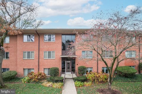 Condo For Rent - 10428 Rockville Pik Pike #10428<br/> ROCKVILLE, MD 20852